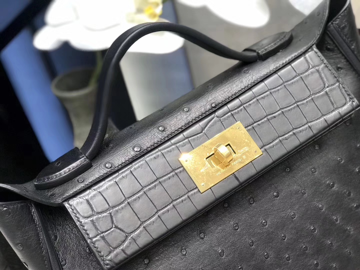 Hermès（爱马仕）2424 凯莉铂金包 经典黑 鸵鸟纹拼鳄鱼皮 金扣 现货