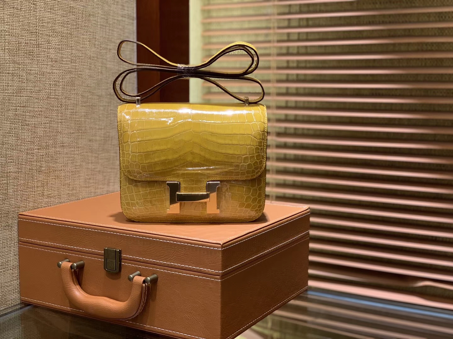 Hermès（爱马仕）Constance空姐包 琥珀黄 一级 尼罗 鳄鱼皮 臻品级别 金扣 18cm