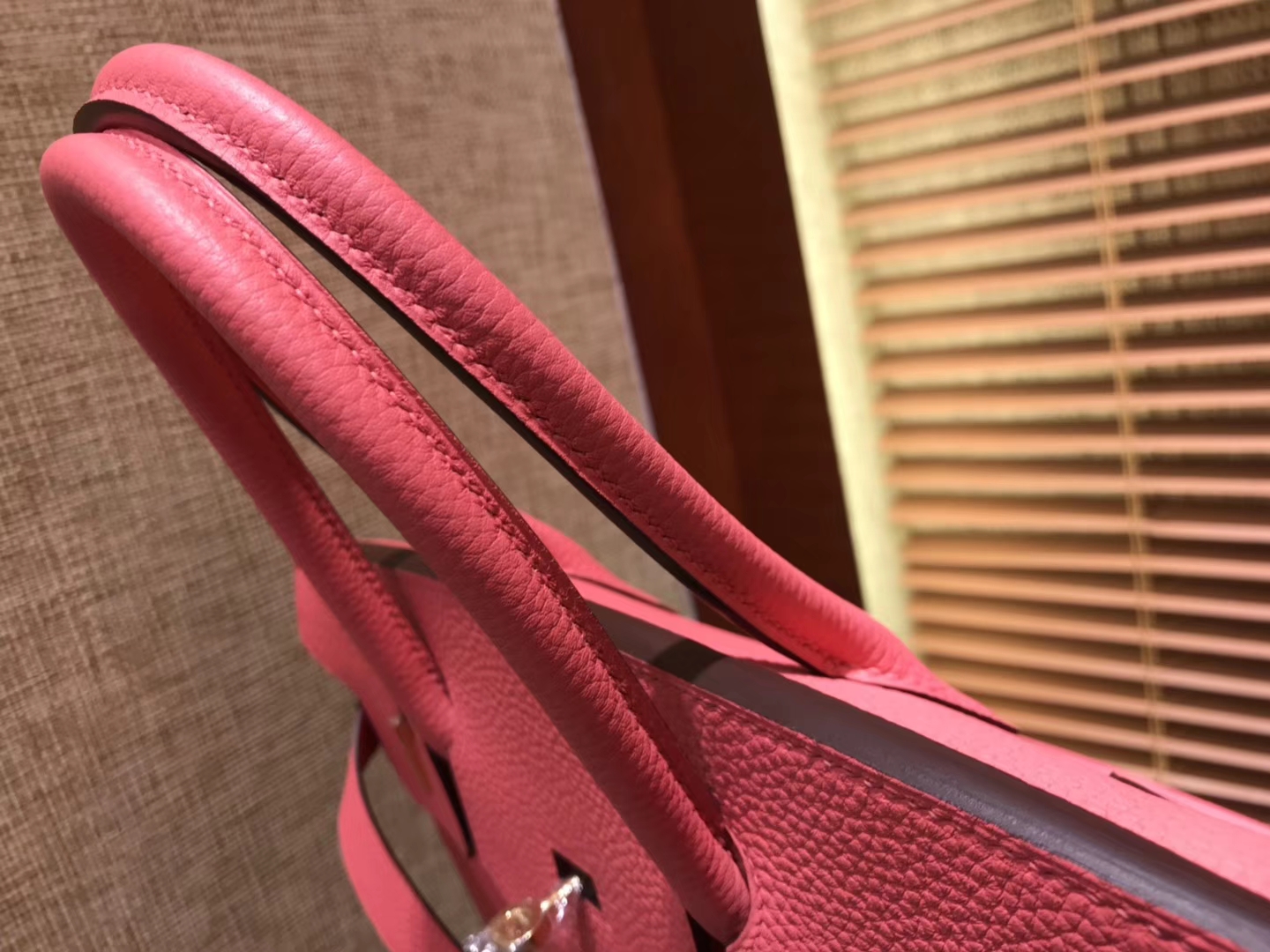 Hermès（爱马仕）Birkin铂金包 唇膏粉 德国进口小牛皮 顶级品质全手工缝制 金扣 30cm