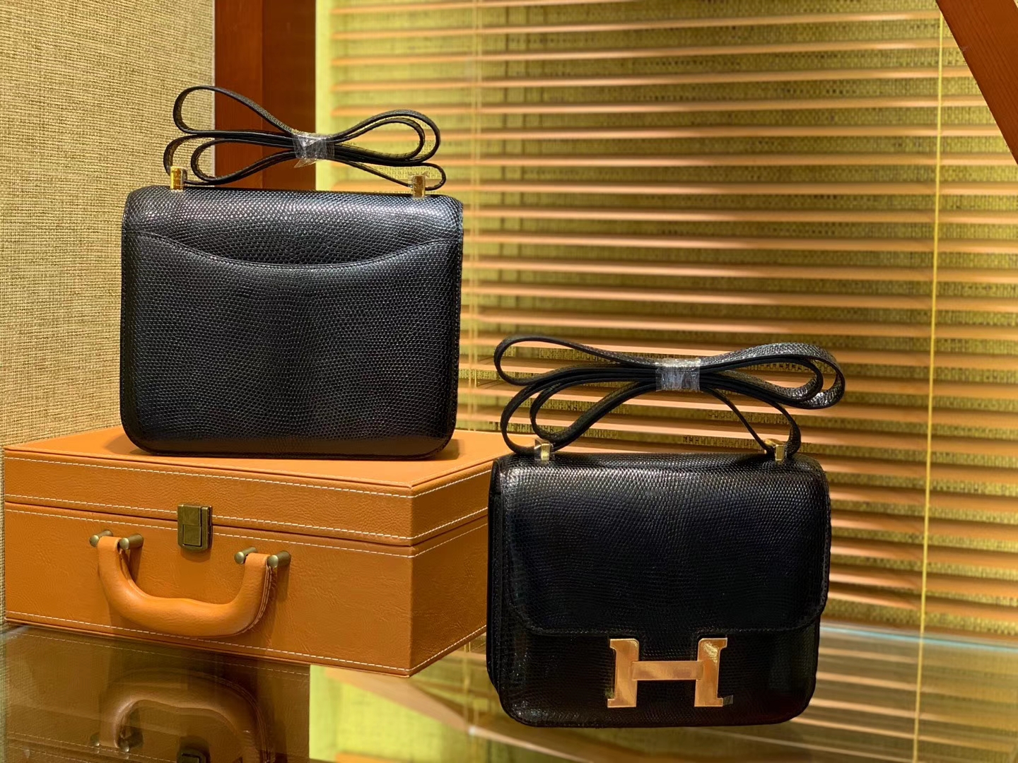 Hermès（爱马仕）Constance 18cm 经典黑 野生蜥蜴皮 顶级手缝工艺 金扣