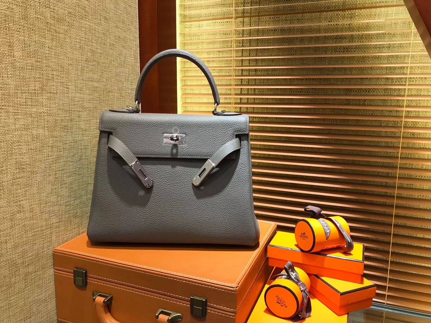Hermès（爱马仕）Kelly凯莉包 togo小牛皮 锡器灰 进口原料 原版蜜蜡线 银扣 28cm