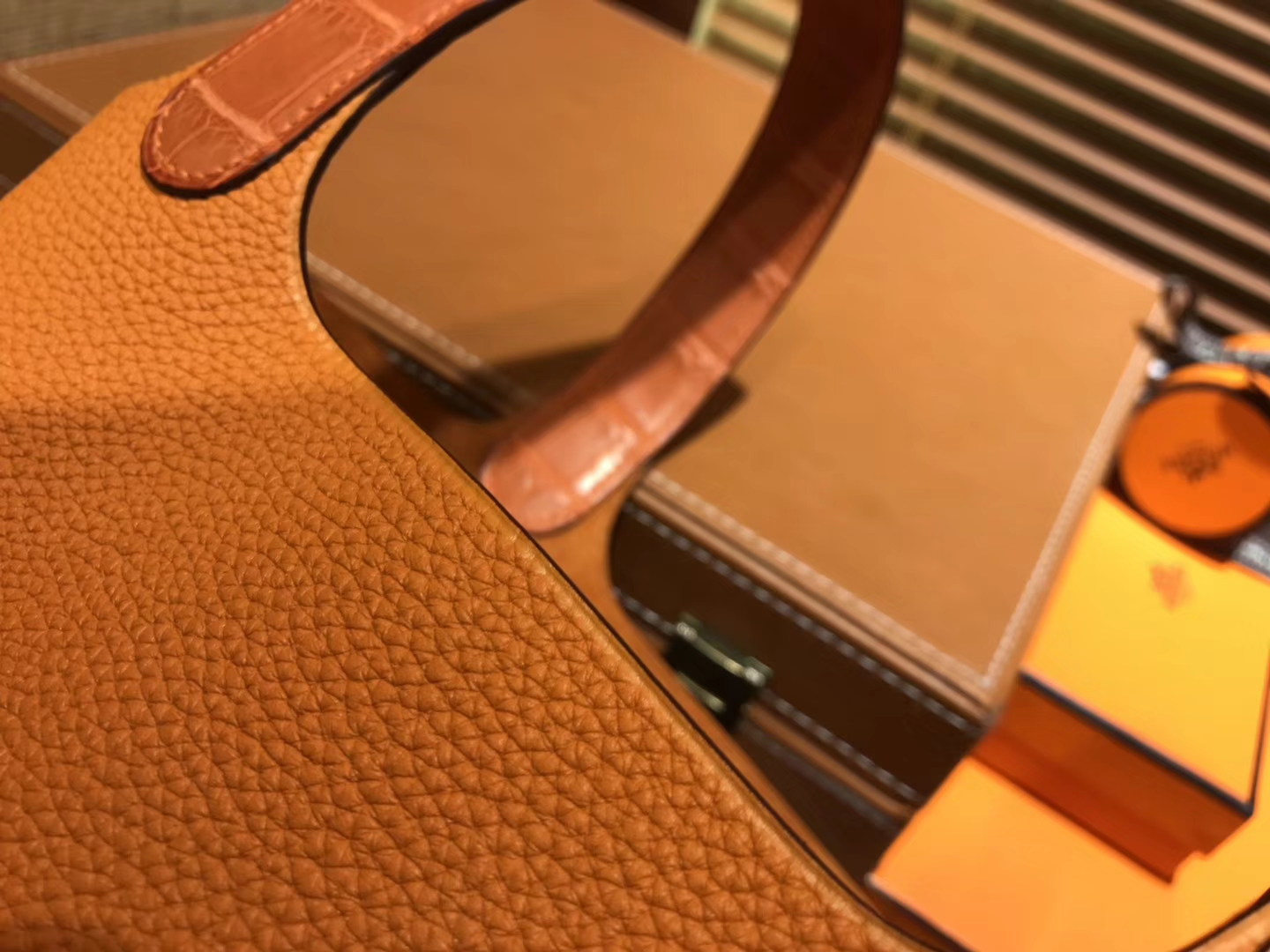 Hermès（爱马仕）Piction菜篮包 橙色 Togo牛皮 拼鳄鱼 进口原料 全手工缝制 银扣 18cm