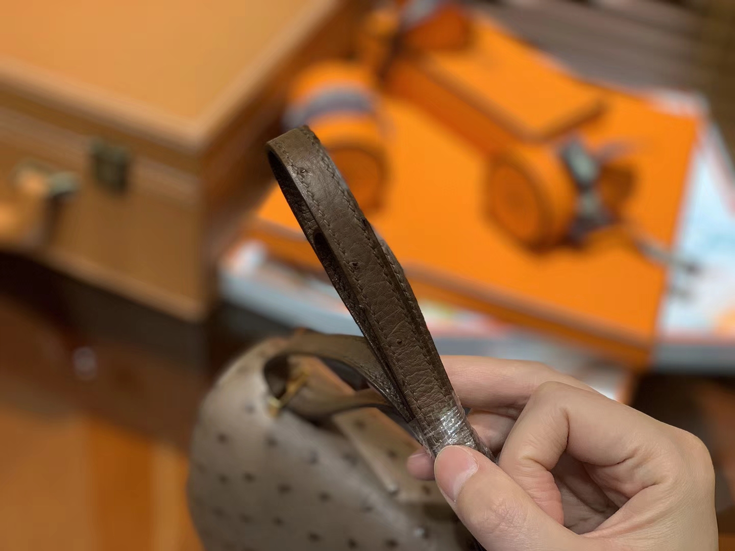 Hermès（爱马仕）Constance 18cm 棕色 南非进口鸵鸟 KK级别 顶级全手工 金扣
