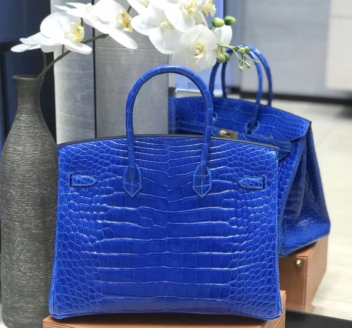 Hermès（爱马仕） Birkin铂金包 电光蓝 亮面美洲鳄鱼皮 金扣 35cm