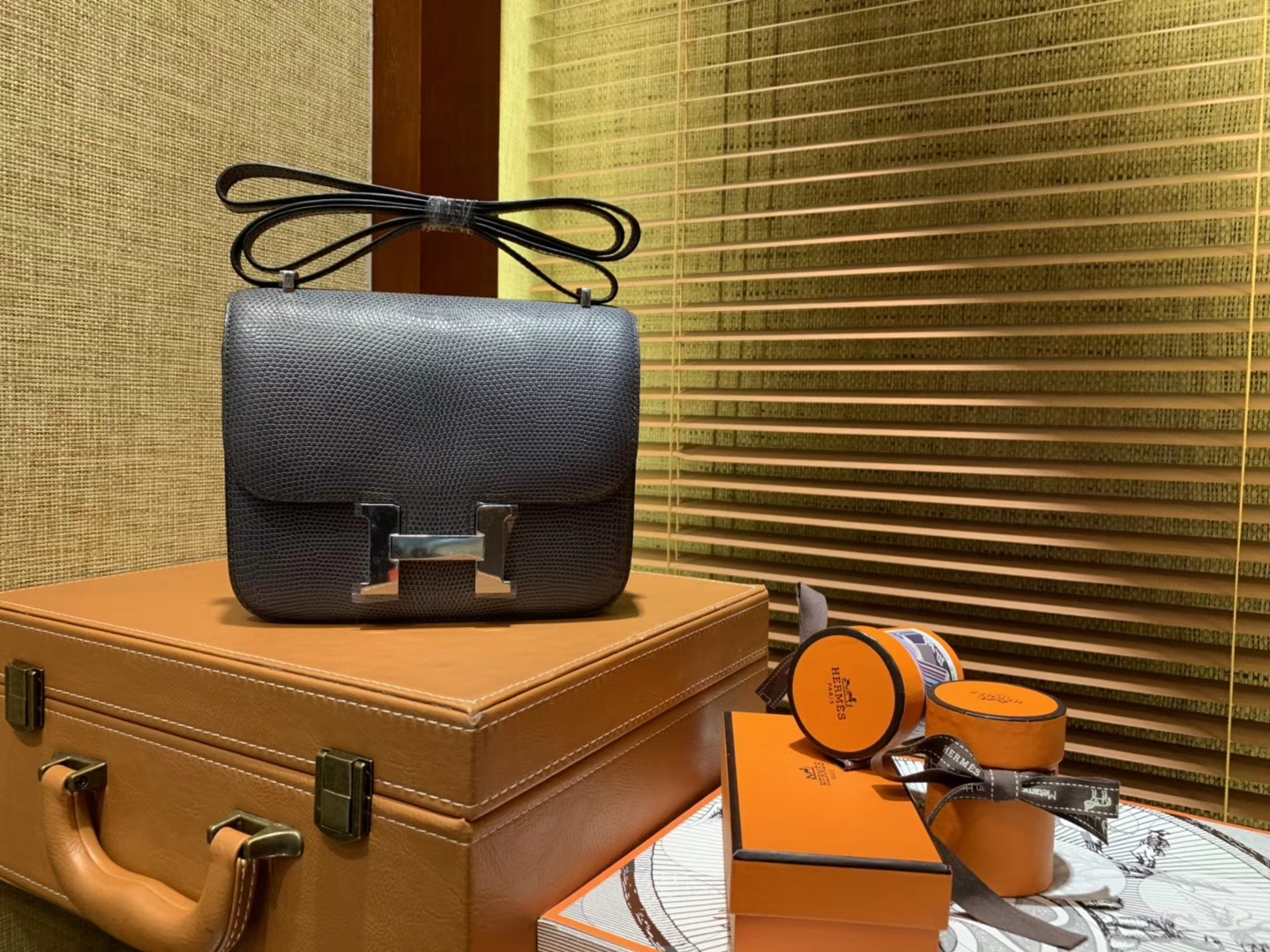 Hermès（爱马仕）Constance 18cm 铁灰色 蜥蜴皮 顶级手缝工艺 银扣