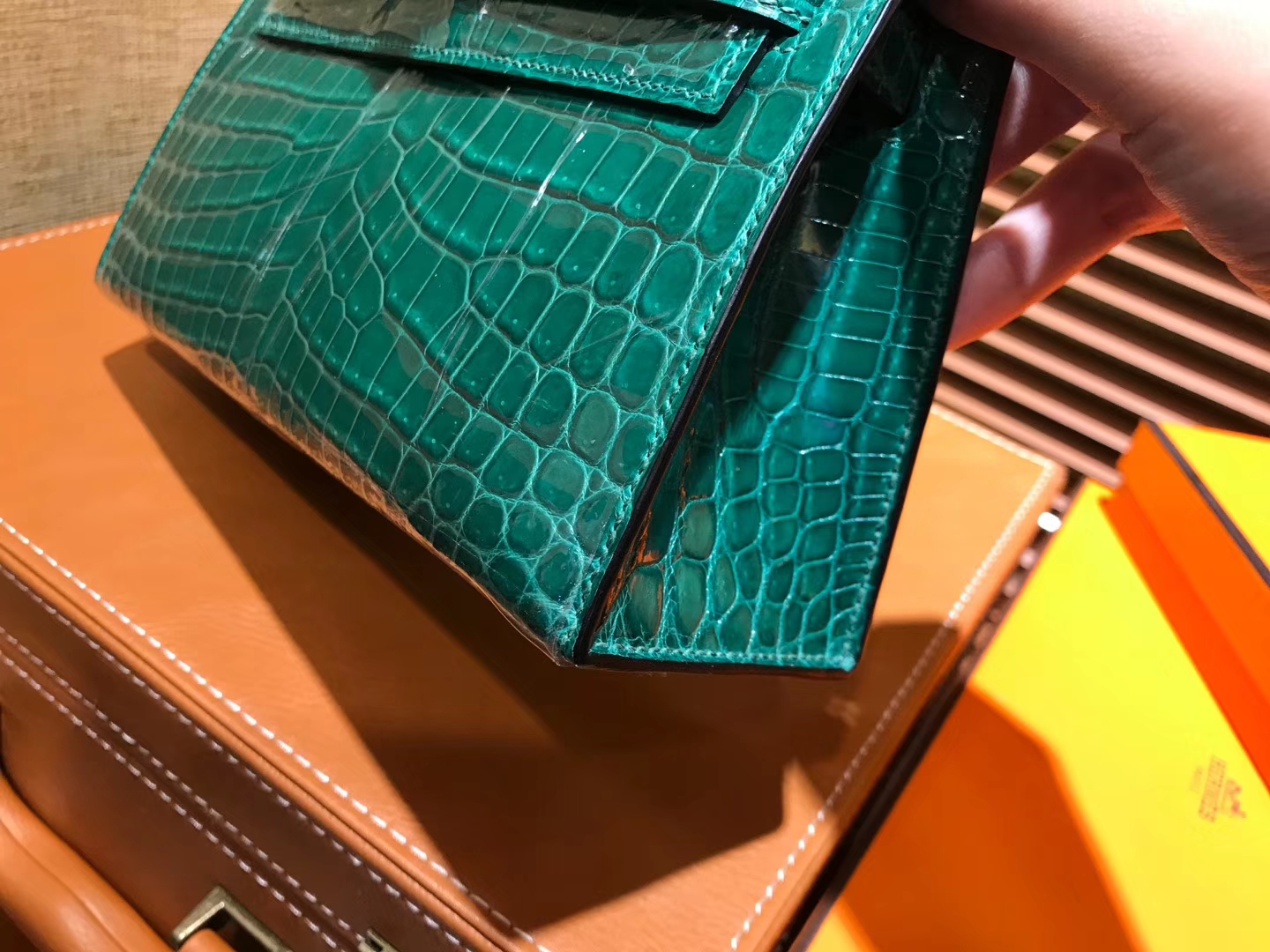Hermès（爱马仕）MiniKelly 迷你凯莉 祖母绿 进口鳄鱼皮 顶级手缝工艺 金扣 22cm