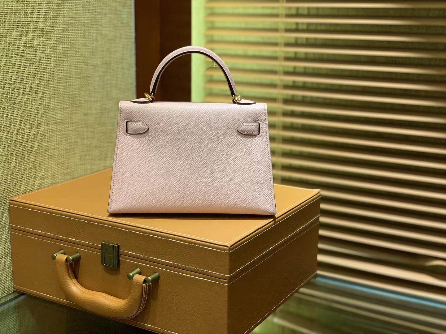 Hermès（爱马仕）MiniKelly 迷你凯莉 新樱花粉 Q粉 德国掌纹牛皮 原版蜜蜡 全手工缝制 2代 19cm