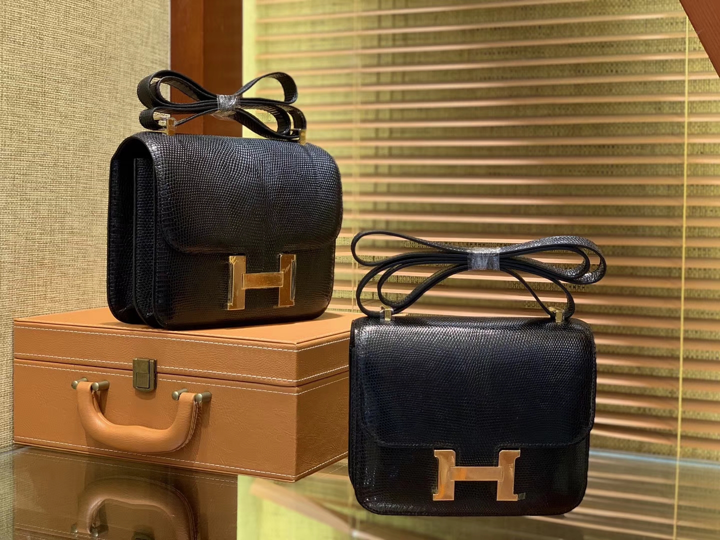 Hermès（爱马仕）Constance 18cm 经典黑 野生蜥蜴皮 顶级手缝工艺 金扣