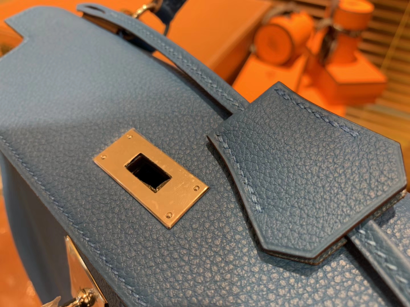 Hermès（爱马仕）Kelly凯莉包 togo小牛皮 坦桑尼亚蓝 金扣 28cm