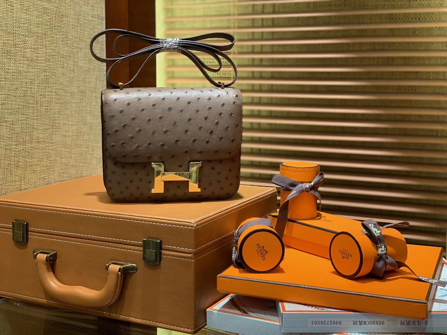 Hermès（爱马仕）Constance 18cm 棕色 南非进口鸵鸟 KK级别 顶级全手工 金扣