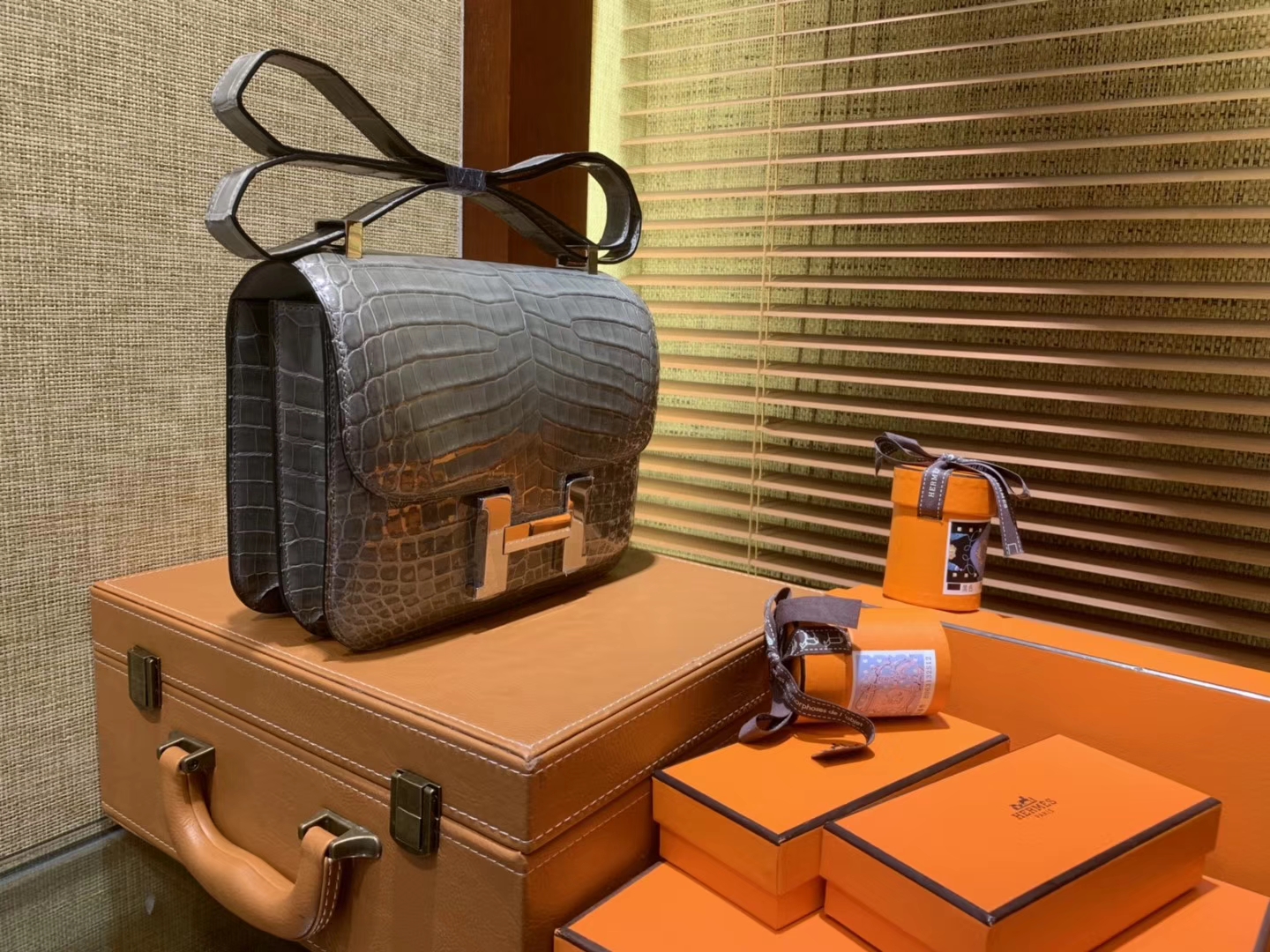 Hermès（爱马仕）Constance空姐包 巴黎灰 一级 尼罗 鳄鱼皮 臻品级别 银扣 23cm