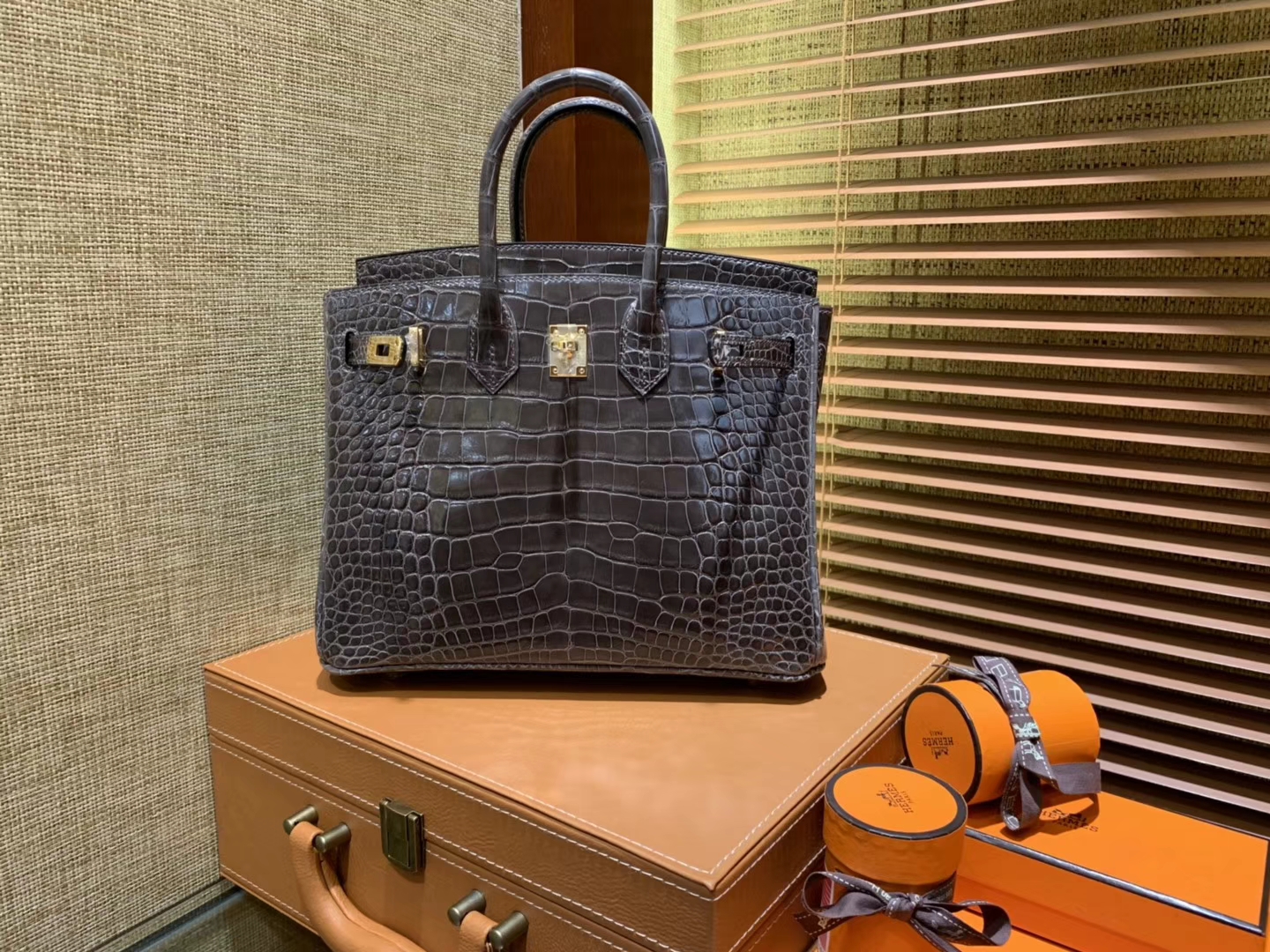 Hermès（爱马仕）Birkin铂金包 锡器灰 一级皮 美洲鳄鱼 进口原料 顶级手缝工艺 25cm
