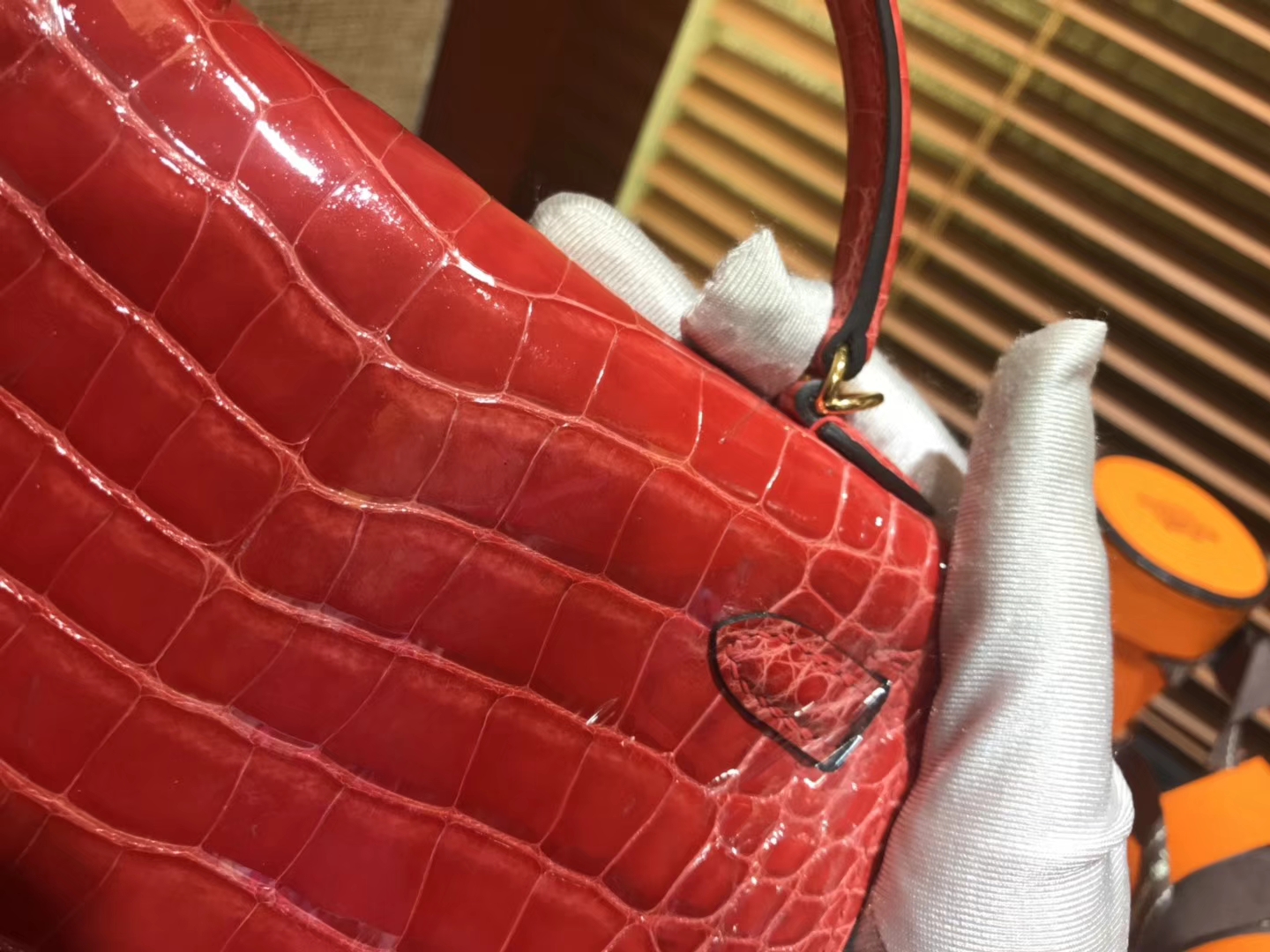 Hermès（爱马仕）MiniKelly 迷你凯莉 法拉利红 一级美洲鳄鱼皮 顶级手缝蜡线 金扣 19cm 2代
