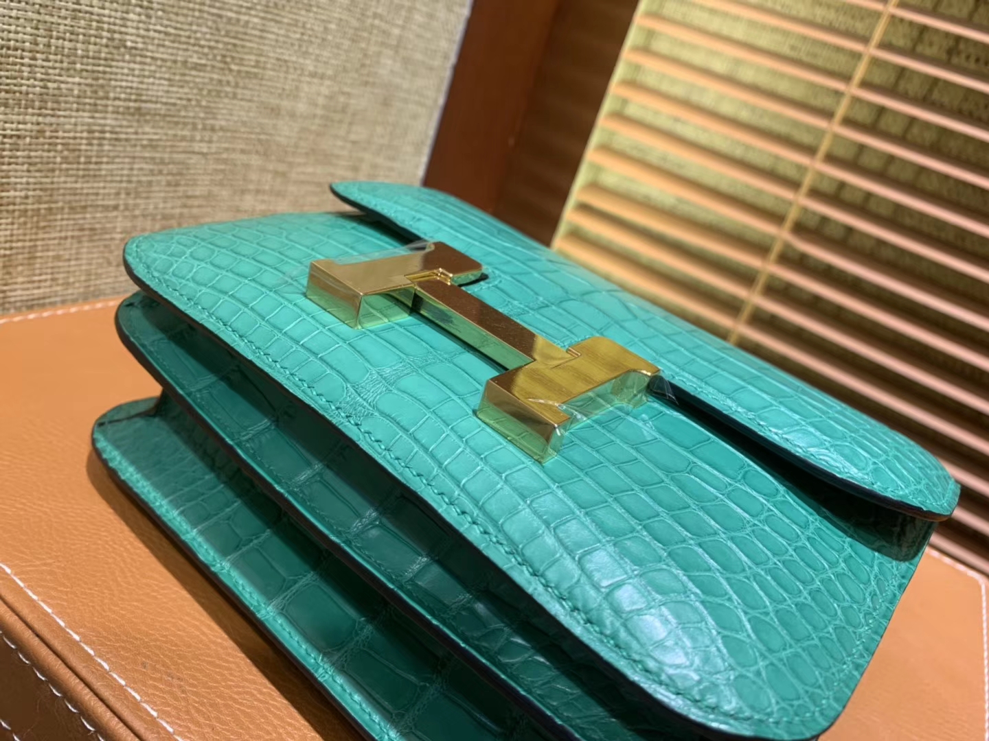 Hermès（爱马仕）Constance空姐包 湖水绿 一级尼罗雾面 鳄鱼皮 顶级手工 金扣 18cm