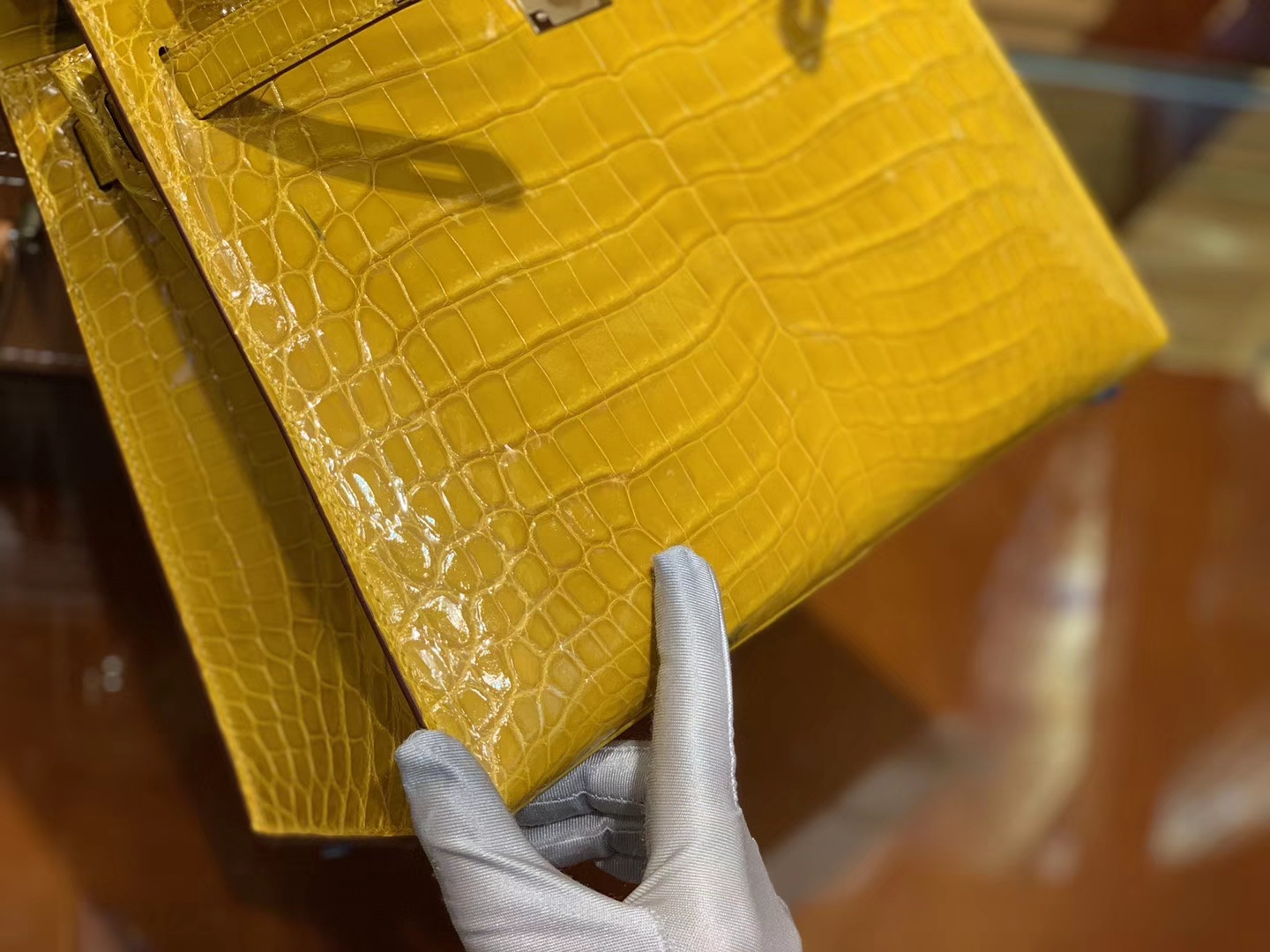 Hermès（爱马仕）Kelly 凯莉包 琥珀黄 级尼罗鳄鱼皮 顶级全手工缝制 金扣 28cm