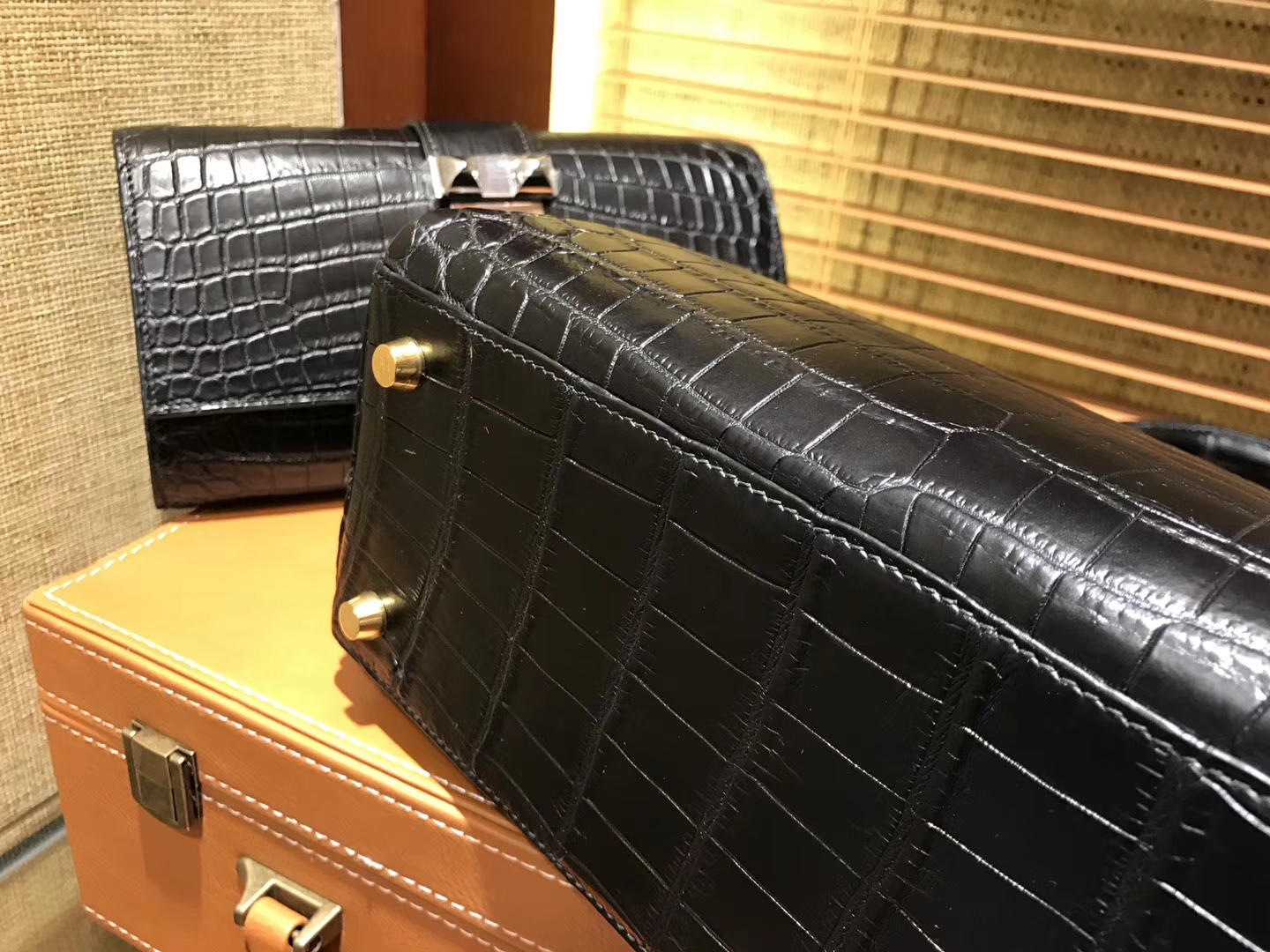 Hermès（爱马仕）Kelly 凯莉包 经典黑 尼罗雾面 一级鳄鱼皮 顶级全手工缝制 金扣 28cm