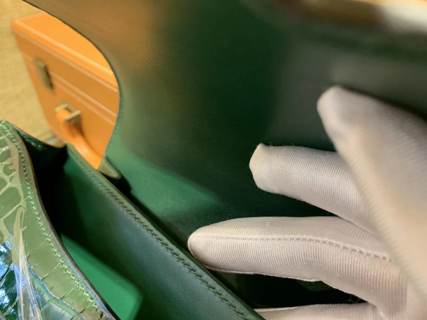 Hermès（爱马仕）Constance空姐包 祖母绿 一级 湾鳄鱼皮 臻品级别 金扣 23cm