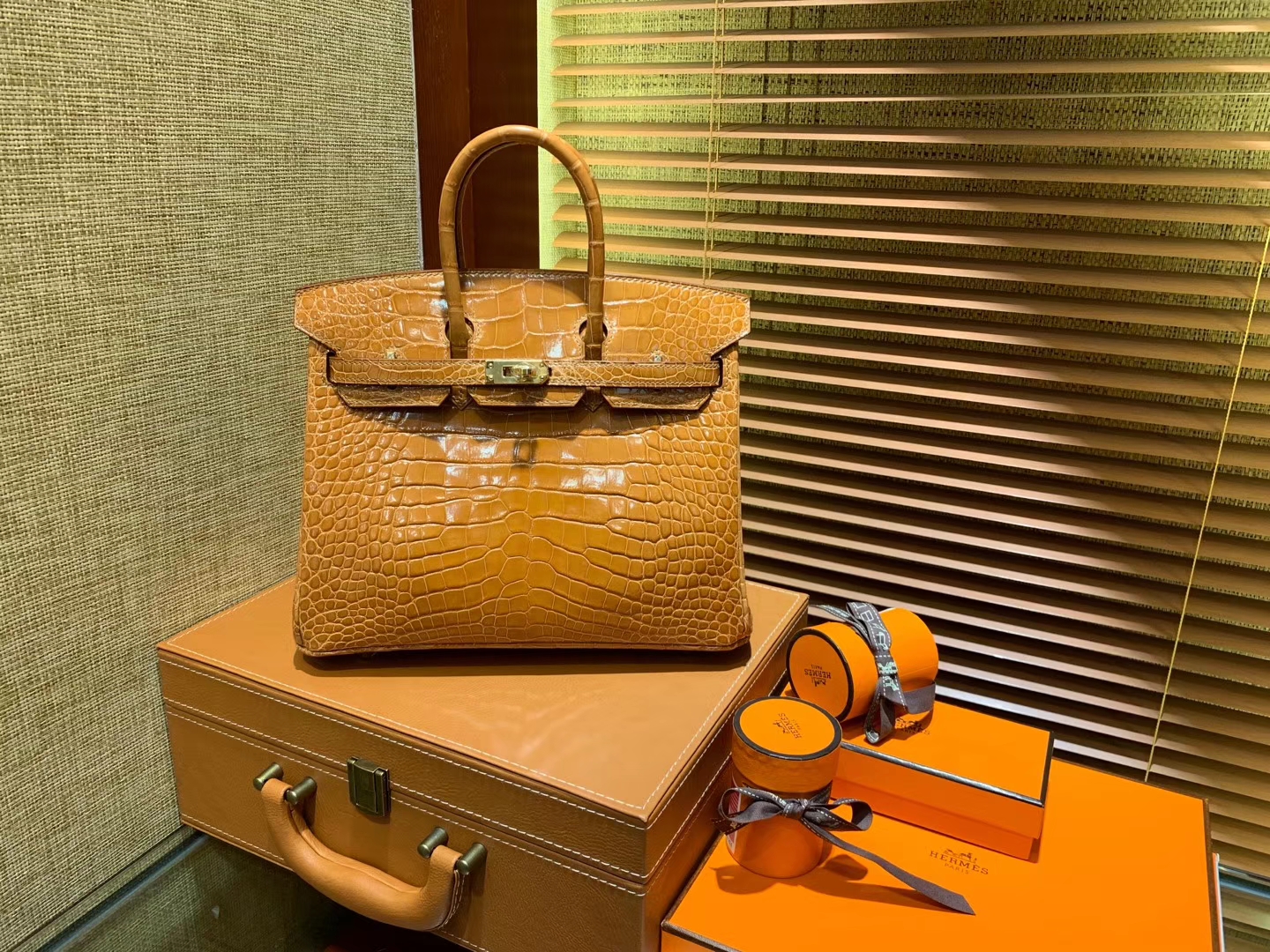 Hermès（爱马仕）Birkin铂金包 太妃金 一级皮 尼罗鳄鱼 进口原料 顶级手缝工艺 25cm