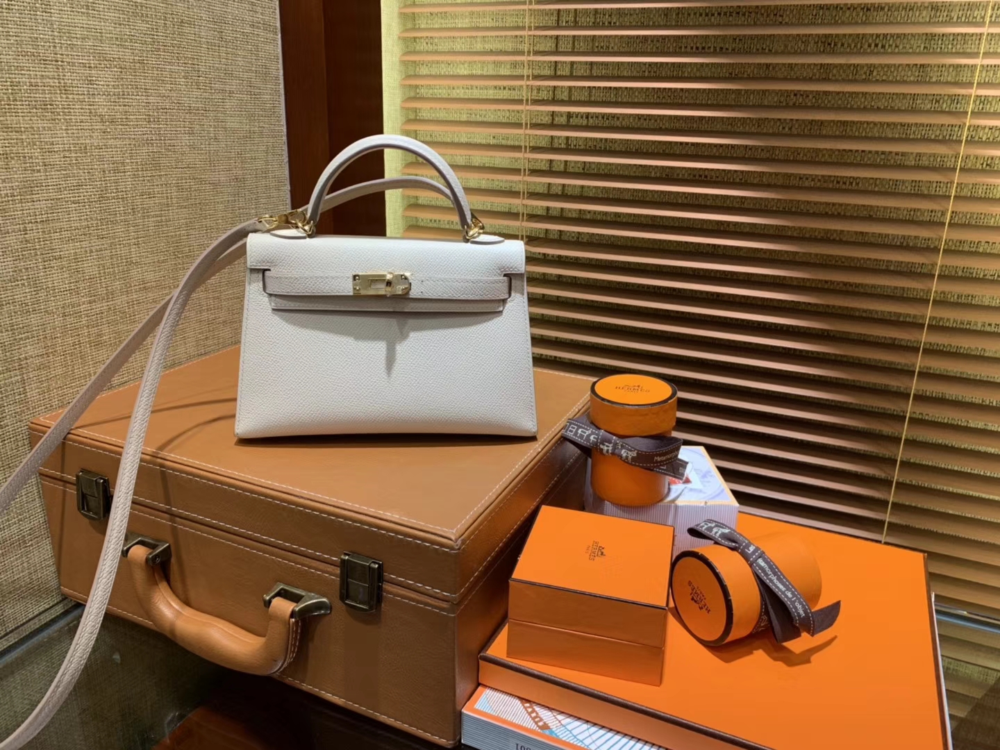 Hermès（爱马仕）MiniKelly 迷你凯莉 奶昔白 德国掌纹牛皮 原版蜜蜡 全手工缝制 2代 19cm