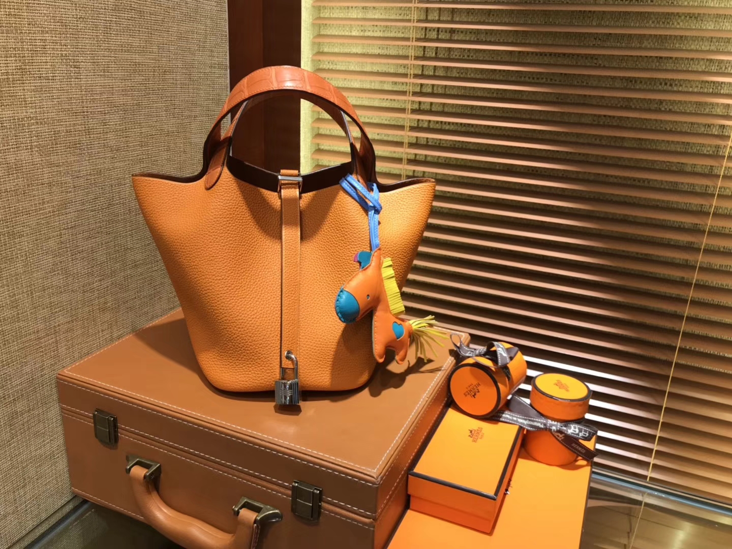 Hermès（爱马仕）Piction菜篮包 橙色 Togo牛皮 拼鳄鱼 进口原料 全手工缝制 银扣 18cm