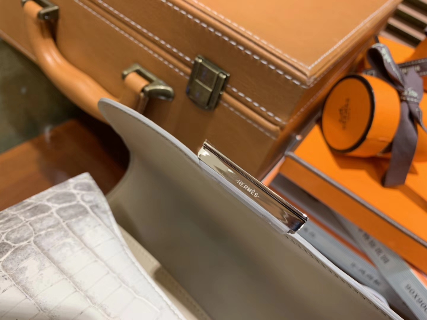 Hermès（爱马仕）Constance空姐包 喜玛拉雅 包中皇后 一级 尼罗 鳄鱼皮 臻品级别 银扣 18cm