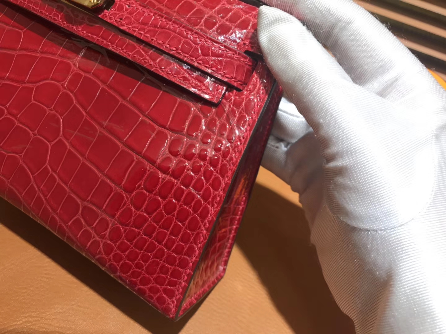 Hermès（爱马仕）MiniKelly 迷你凯莉 大红色 一级美洲鳄鱼皮 顶级手缝蜡线 金扣 19cm 2代