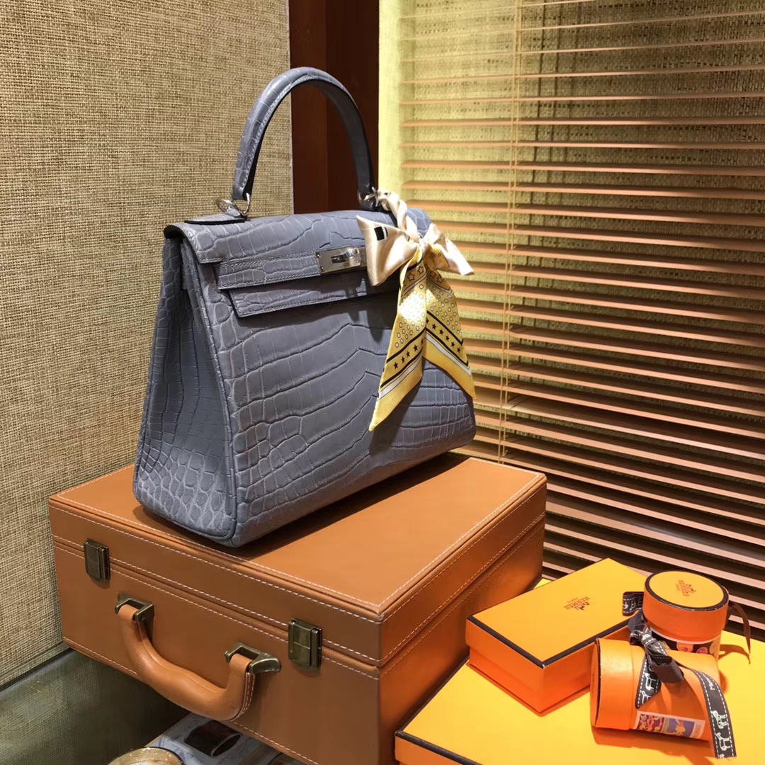 Hermès（爱马仕）Kelly 凯莉包 巴黎灰 尼罗雾面 一级鳄鱼皮 顶级全手工缝制 银扣 28cm