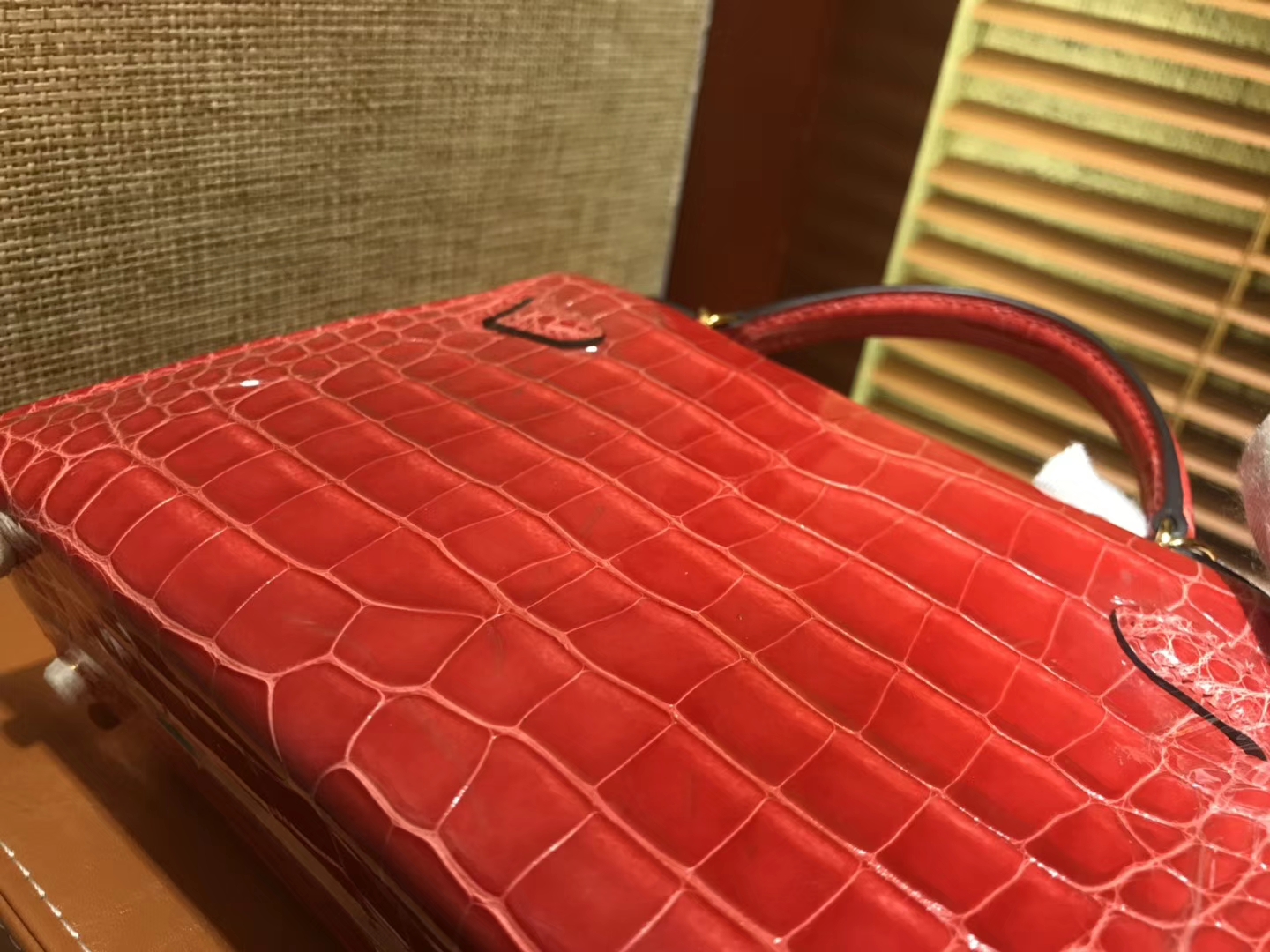 Hermès（爱马仕）MiniKelly 迷你凯莉 法拉利红 一级美洲鳄鱼皮 顶级手缝蜡线 金扣 19cm 2代