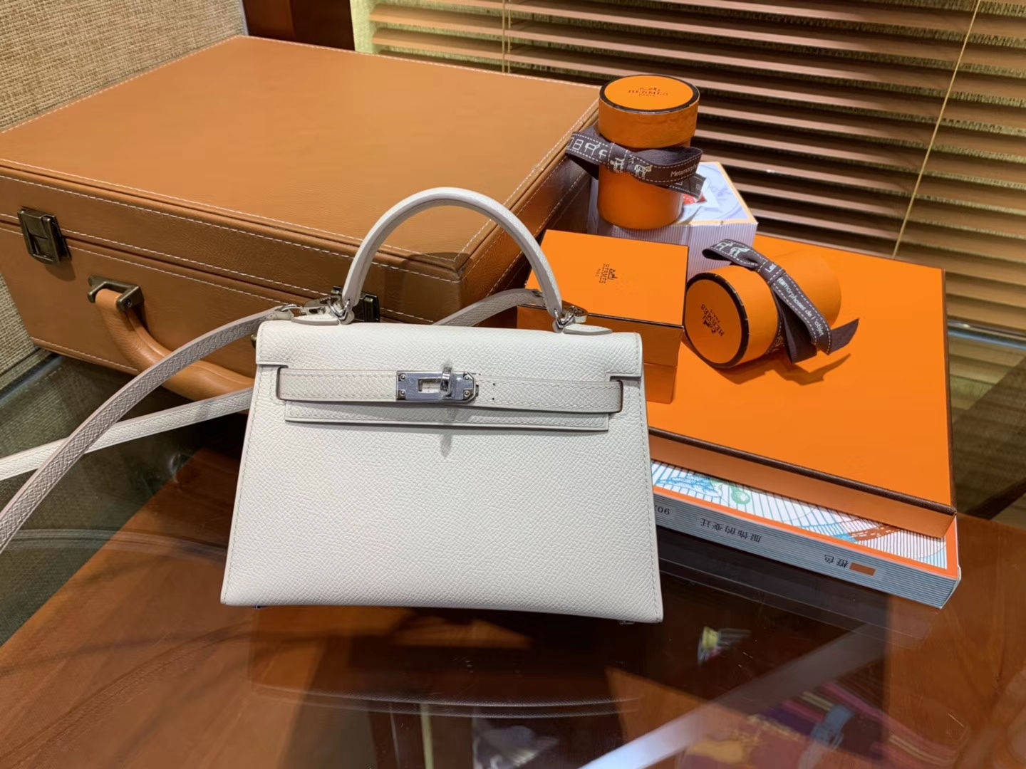 Hermès（爱马仕）MiniKelly 迷你凯莉 奶昔白 德国掌纹牛皮 原版蜜蜡 全手工缝制 2代 19cm