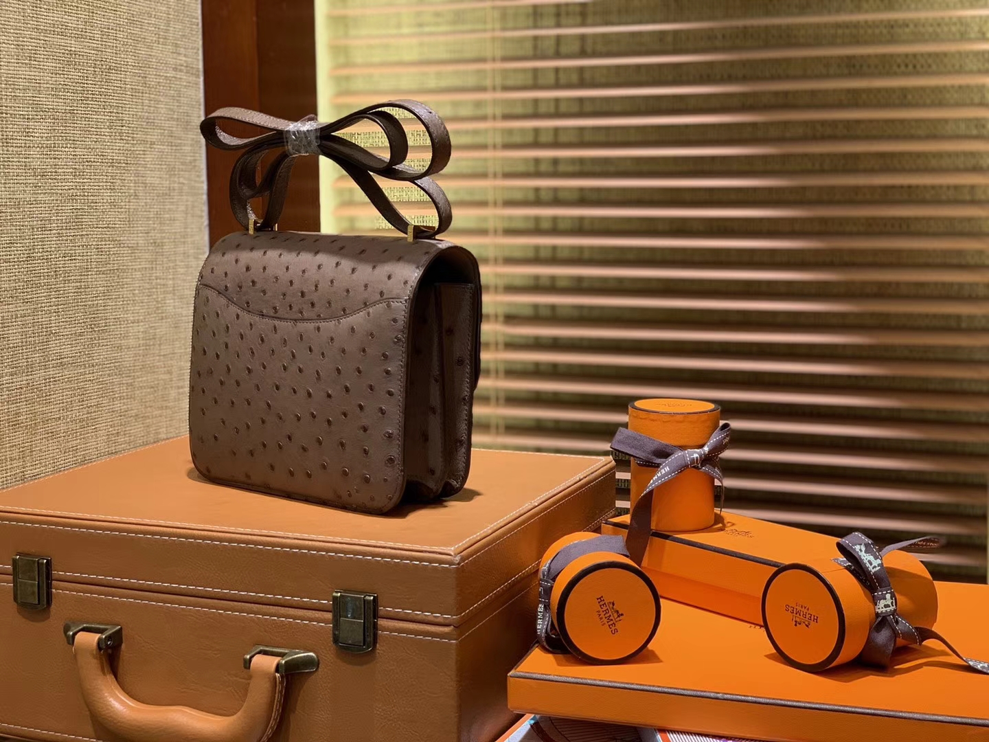 Hermès（爱马仕）Constance 18cm 棕色 南非进口鸵鸟 KK级别 顶级全手工 金扣