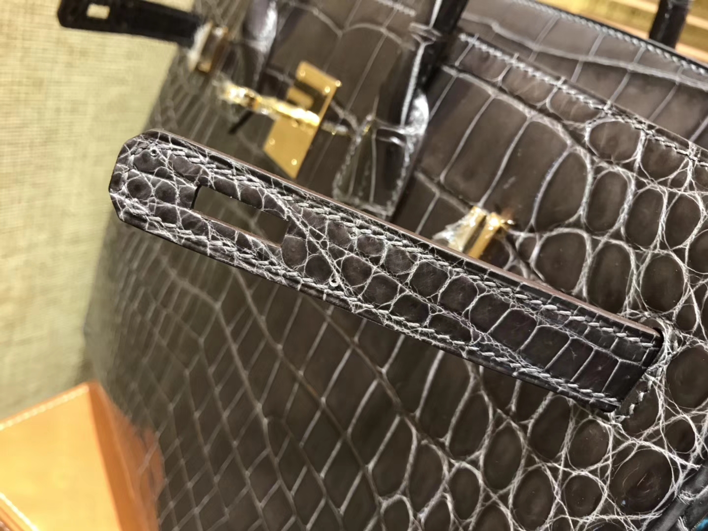 Hermès（爱马仕）Birkin铂金包 锡器灰 一级皮 尼罗鳄鱼 进口原料 顶级手缝工艺 金扣 35cm