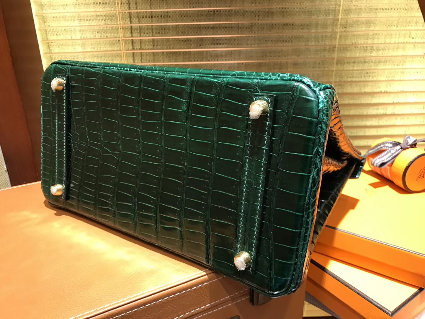 Hermès（爱马仕）Birkin铂金包 祖母绿 一级皮 湾鳄鱼皮 倒V 进口原料 顶级手缝工艺 30cm