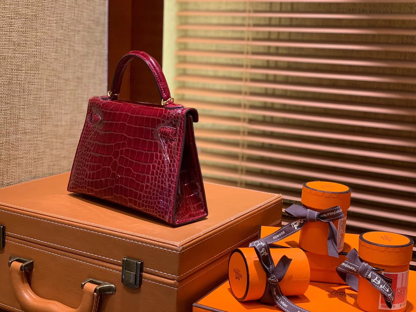 Hermès（爱马仕）Mini Kelly 枣红色 一级美洲鳄鱼皮 全手工缝制 臻品级别 金扣 19cm 2代