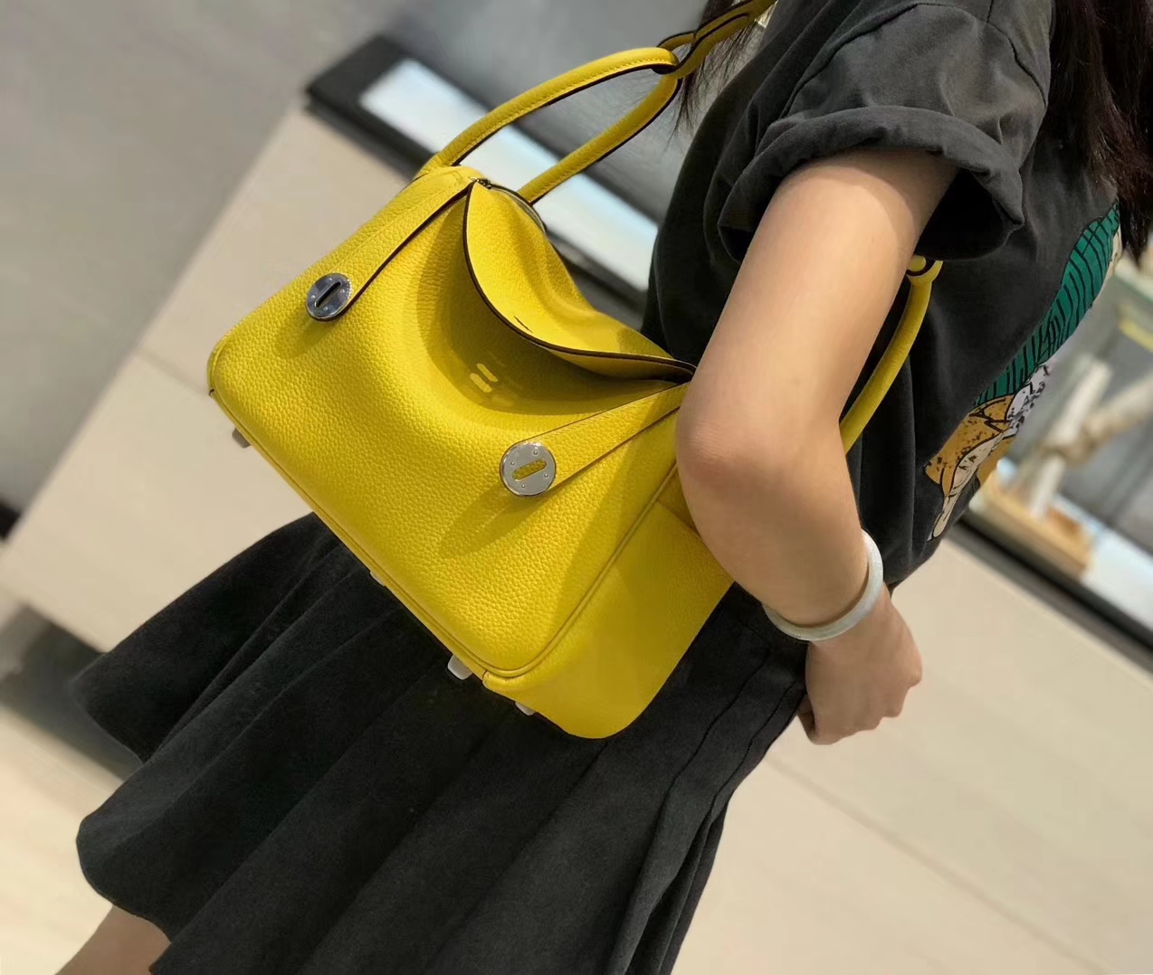 Hermès（爱马仕）Lindy琳迪包 那不勒斯黄 德国进口togo牛皮 蜡线全手工缝制 26cm
