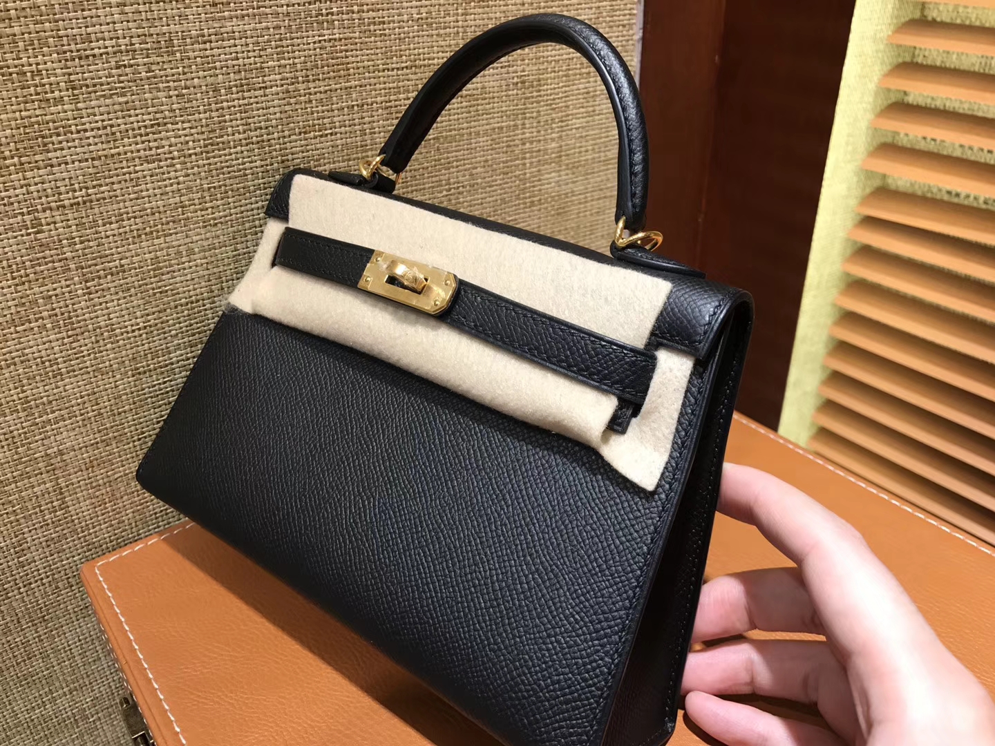 Hermès（爱马仕）Mini Kelly迷你凯莉 黑色 德国掌纹牛皮 全手工缝制 臻品级别 金扣 19cm