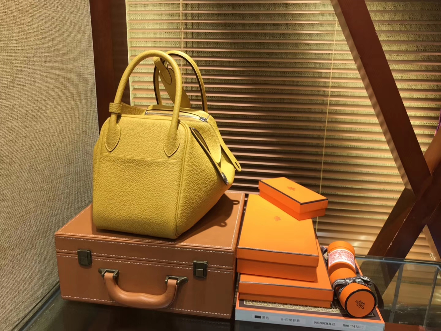 Hermès（爱马仕）Lindy琳迪包 琥珀黄 德国进口togo牛皮 全手工缝制 银扣 30cm