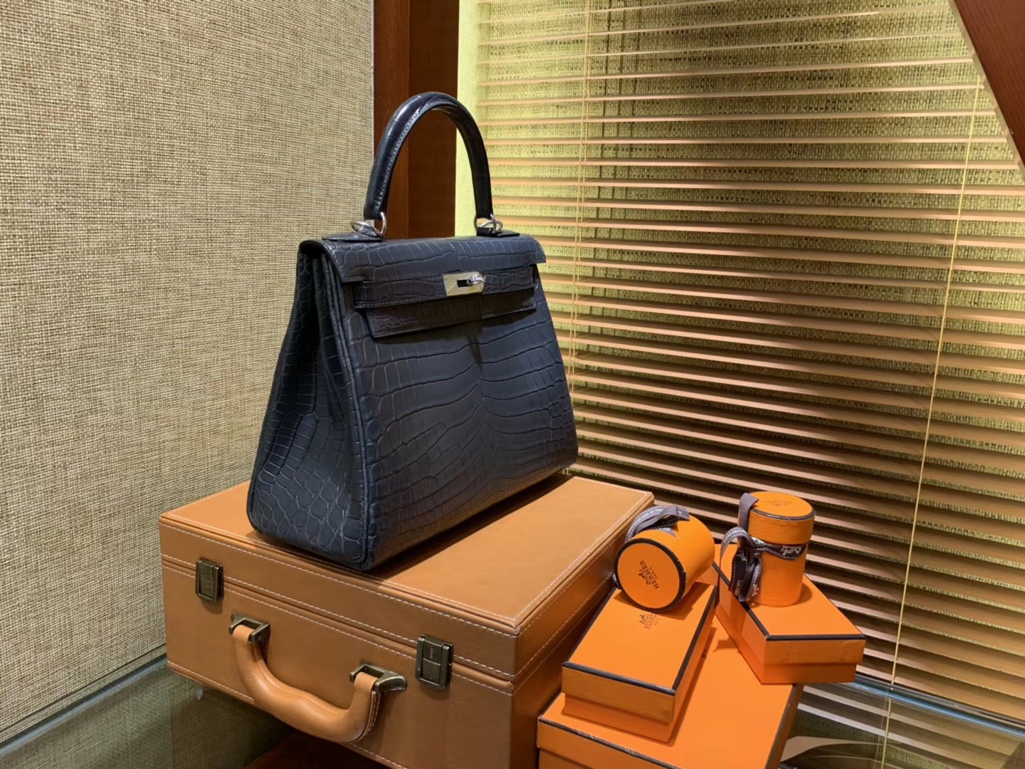 Hermès（爱马仕）Kelly 28cm 锡器灰 尼罗鳄鱼皮 顶级蜡线全手工