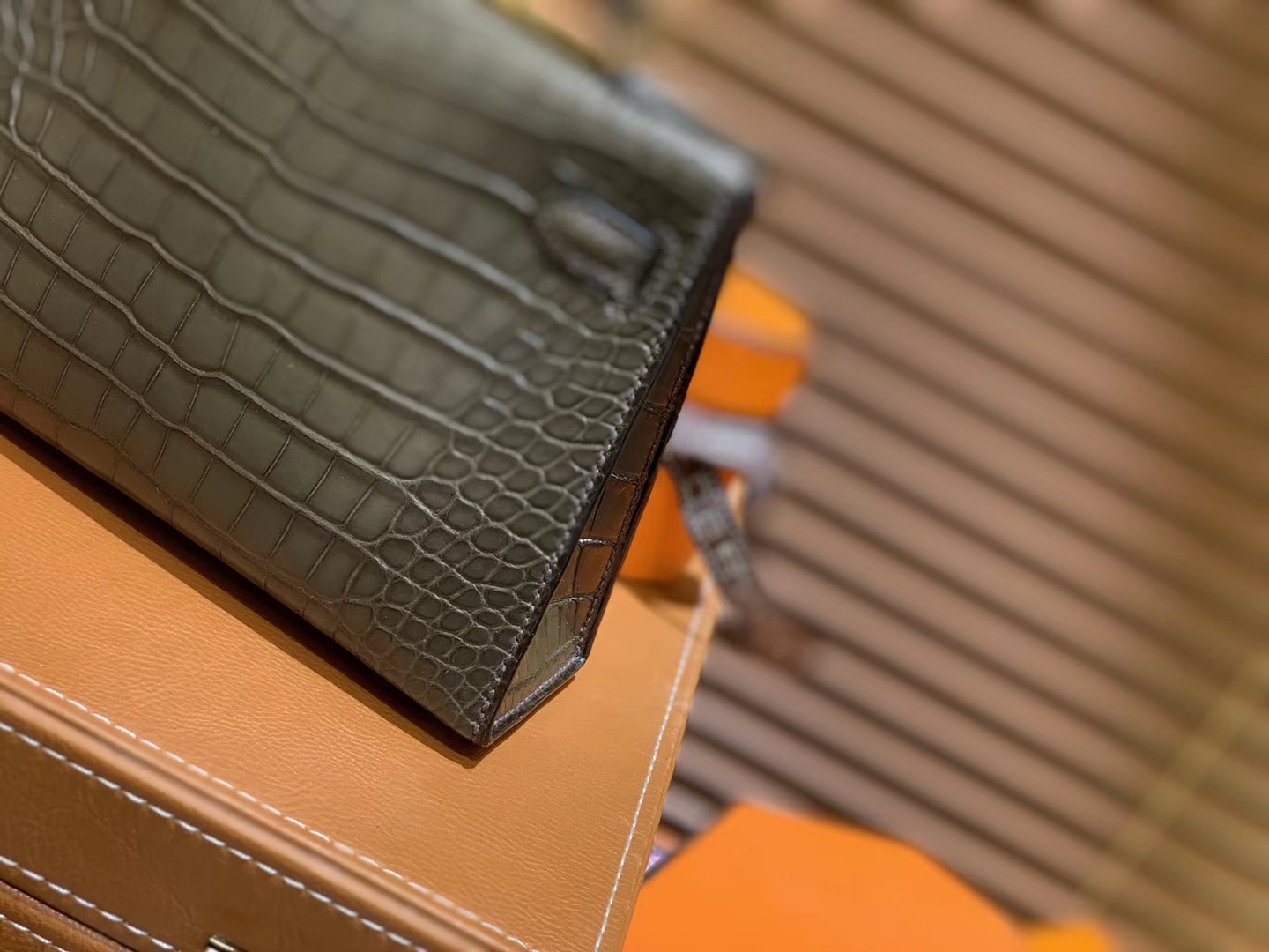 Hermès（爱马仕）Mini Kelly 墨绿色 一级美洲鳄鱼皮 全手工缝制 臻品级别 金扣 19cm (迷你2代)