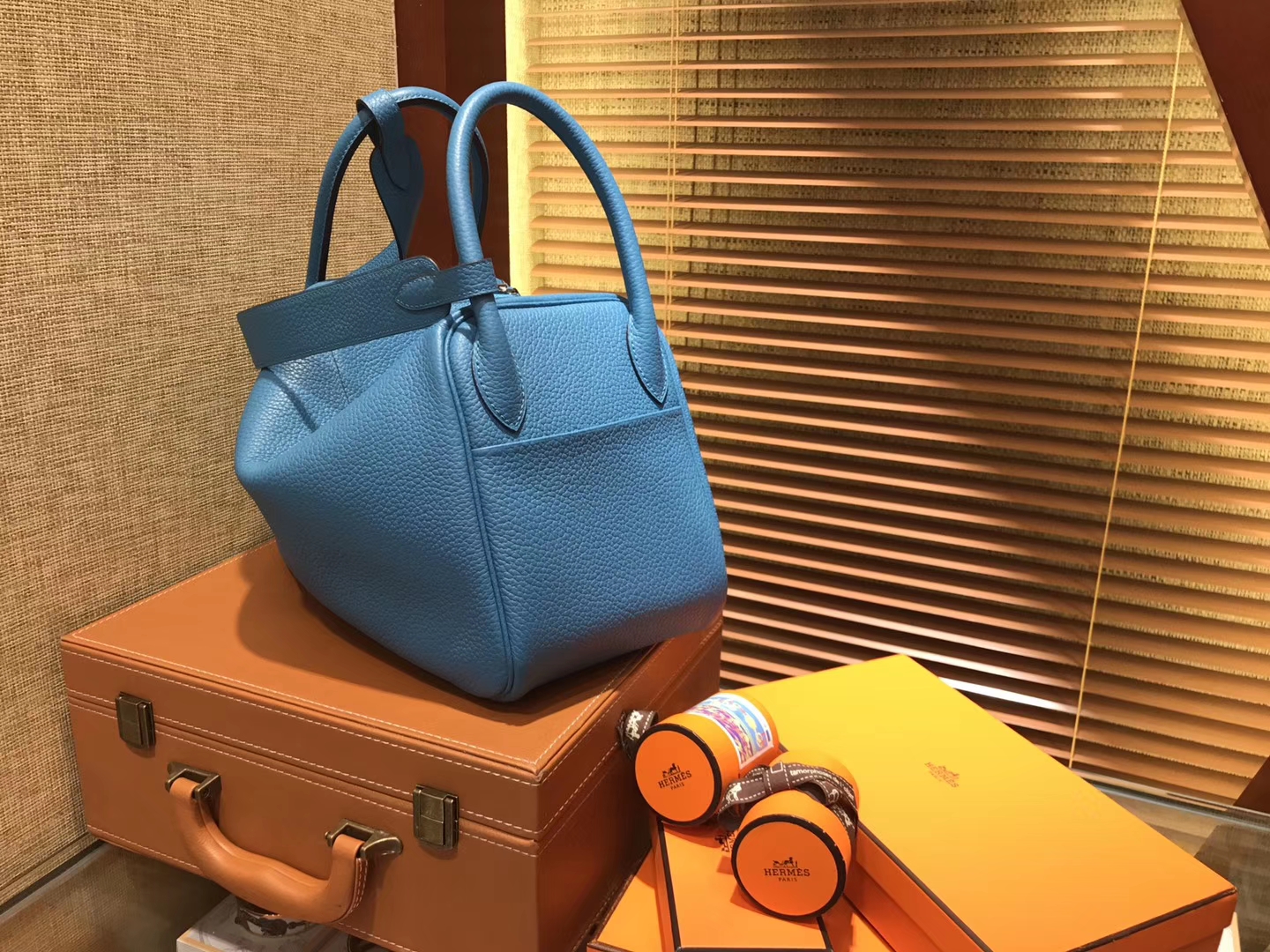 Hermès（爱马仕）Lindy琳迪包 湖水蓝 德国进口togo牛皮 全手工缝制 银扣 30cm