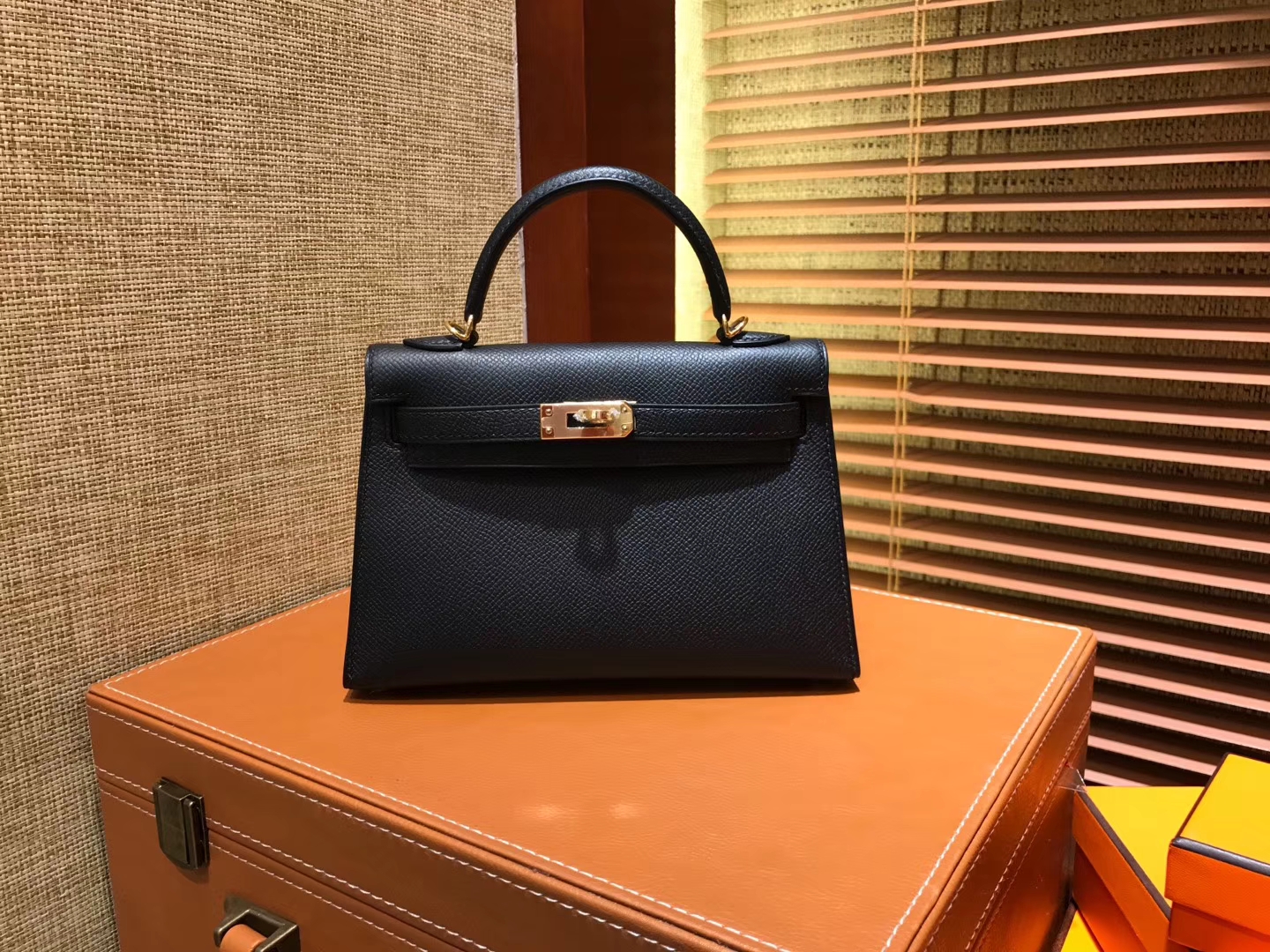 Hermès（爱马仕）Mini Kelly迷你凯莉 黑色 德国掌纹牛皮 全手工缝制 臻品级别 金扣 19cm