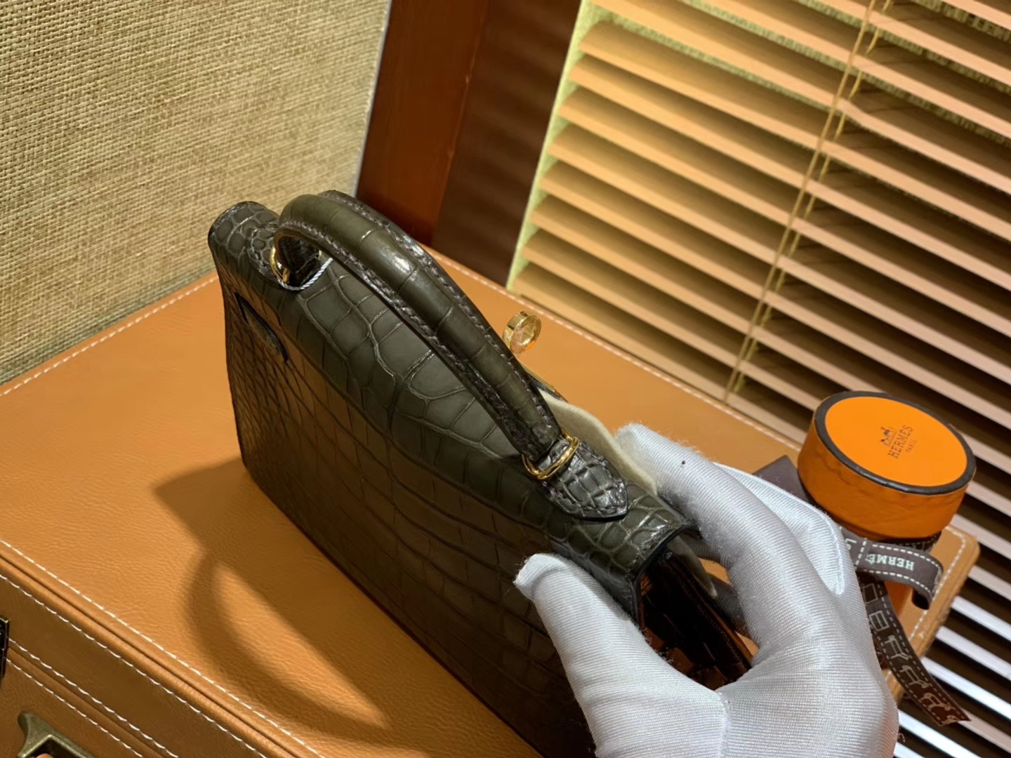 Hermès（爱马仕）Mini Kelly 墨绿色 一级美洲鳄鱼皮 全手工缝制 臻品级别 金扣 19cm (迷你2代)