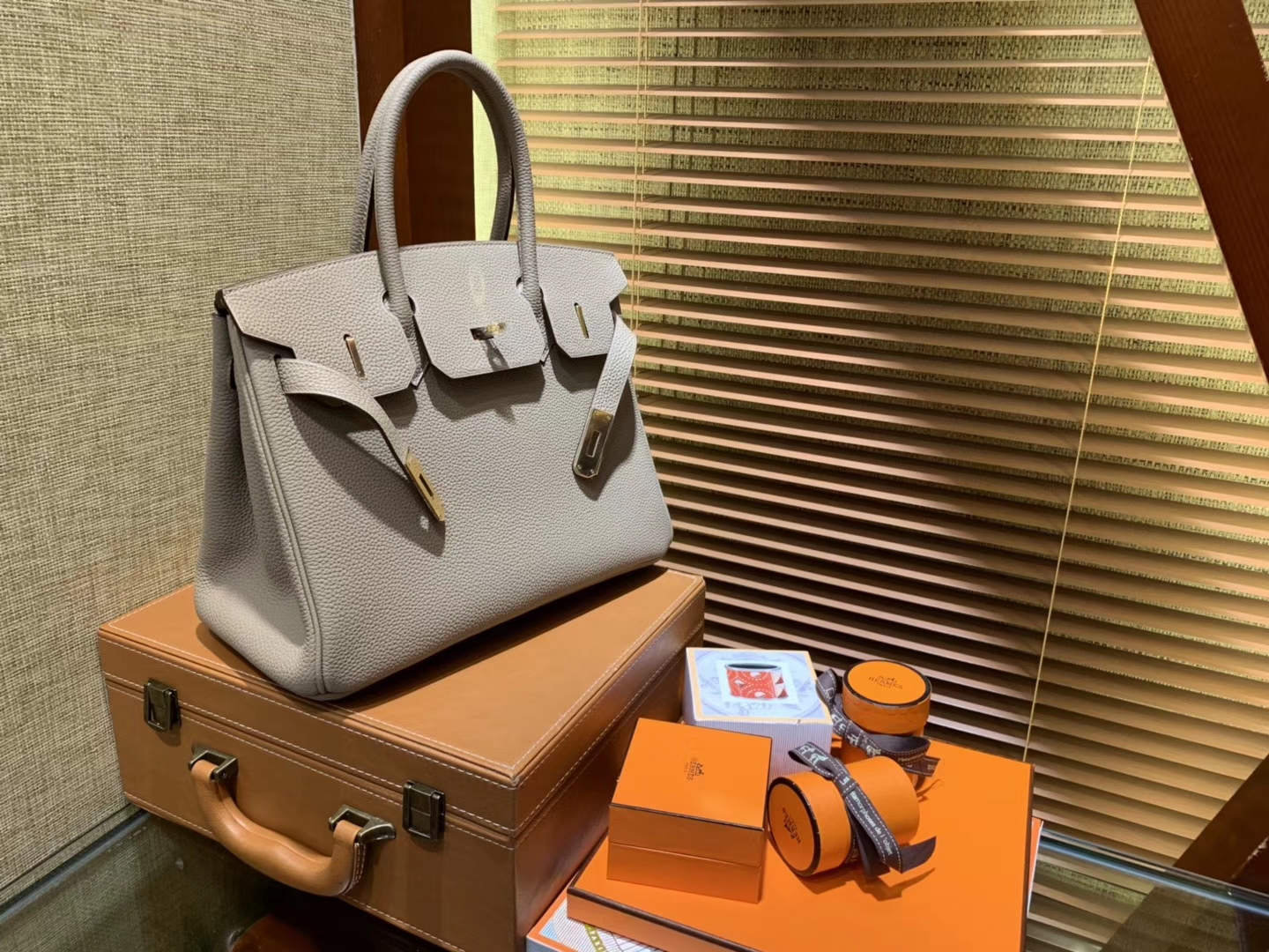 Hermès（爱马仕）Birkin铂金包 斑鸠灰 德国togo小牛皮 原版蜜蜡线 顶级手缝 金扣 30cm