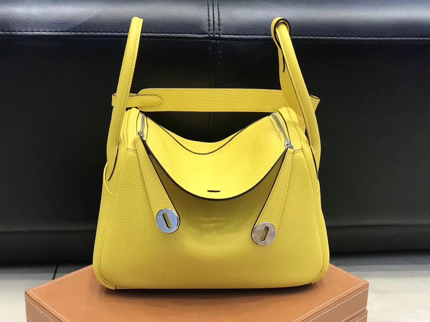 Hermès（爱马仕）Lindy琳迪包 那不勒斯黄 德国进口togo牛皮 蜡线全手工缝制 26cm