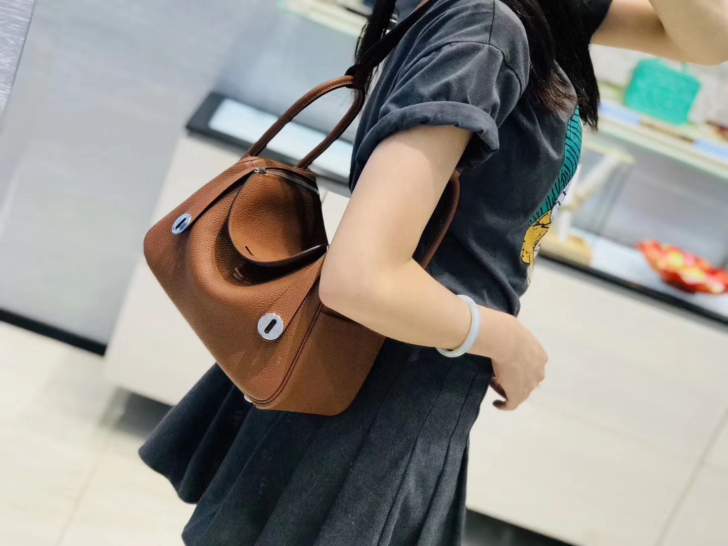 Hermès（爱马仕）Lindy琳迪包 金棕色 德国进口togo牛皮拼鳄鱼皮 蜡线全手工缝制 26cm