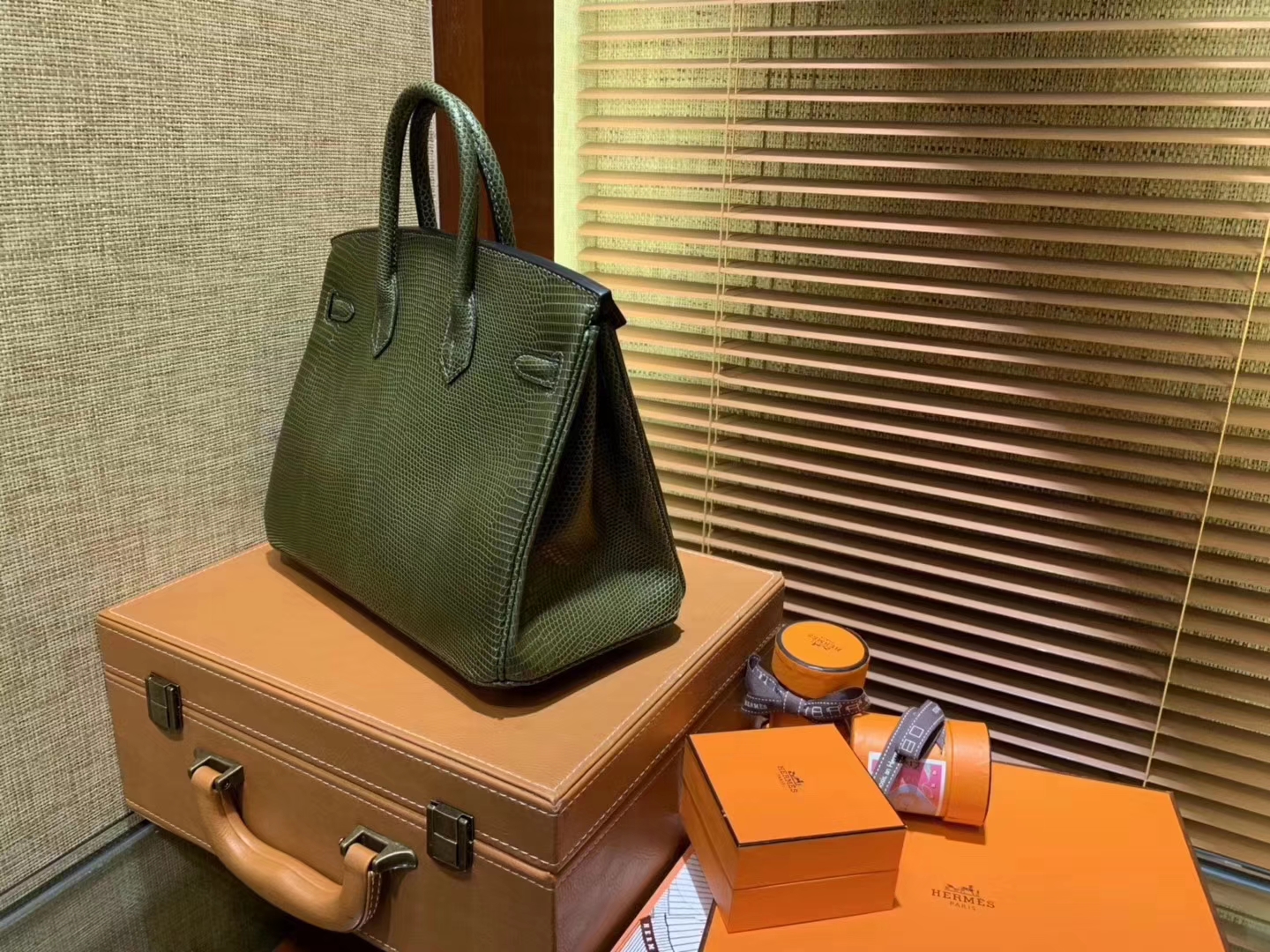 Hermès（爱马仕）Birkin铂金包 橄榄绿 南非鱼野生蜥蜴皮 原版蜜蜡线 金扣 25cm
