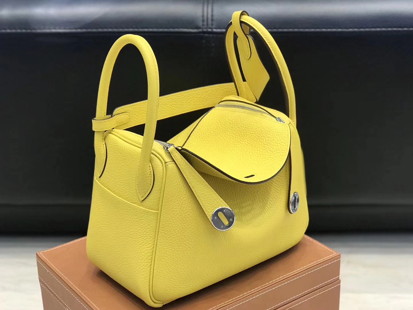 Hermès（爱马仕）Lindy琳迪包 那不勒斯黄 德国进口togo牛皮 蜡线全手工缝制 26cm