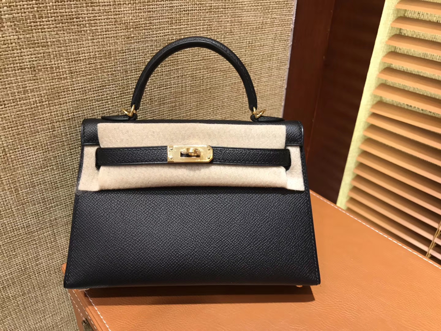 Hermès（爱马仕）Mini Kelly迷你凯莉 黑色 德国掌纹牛皮 全手工缝制 臻品级别 金扣 19cm