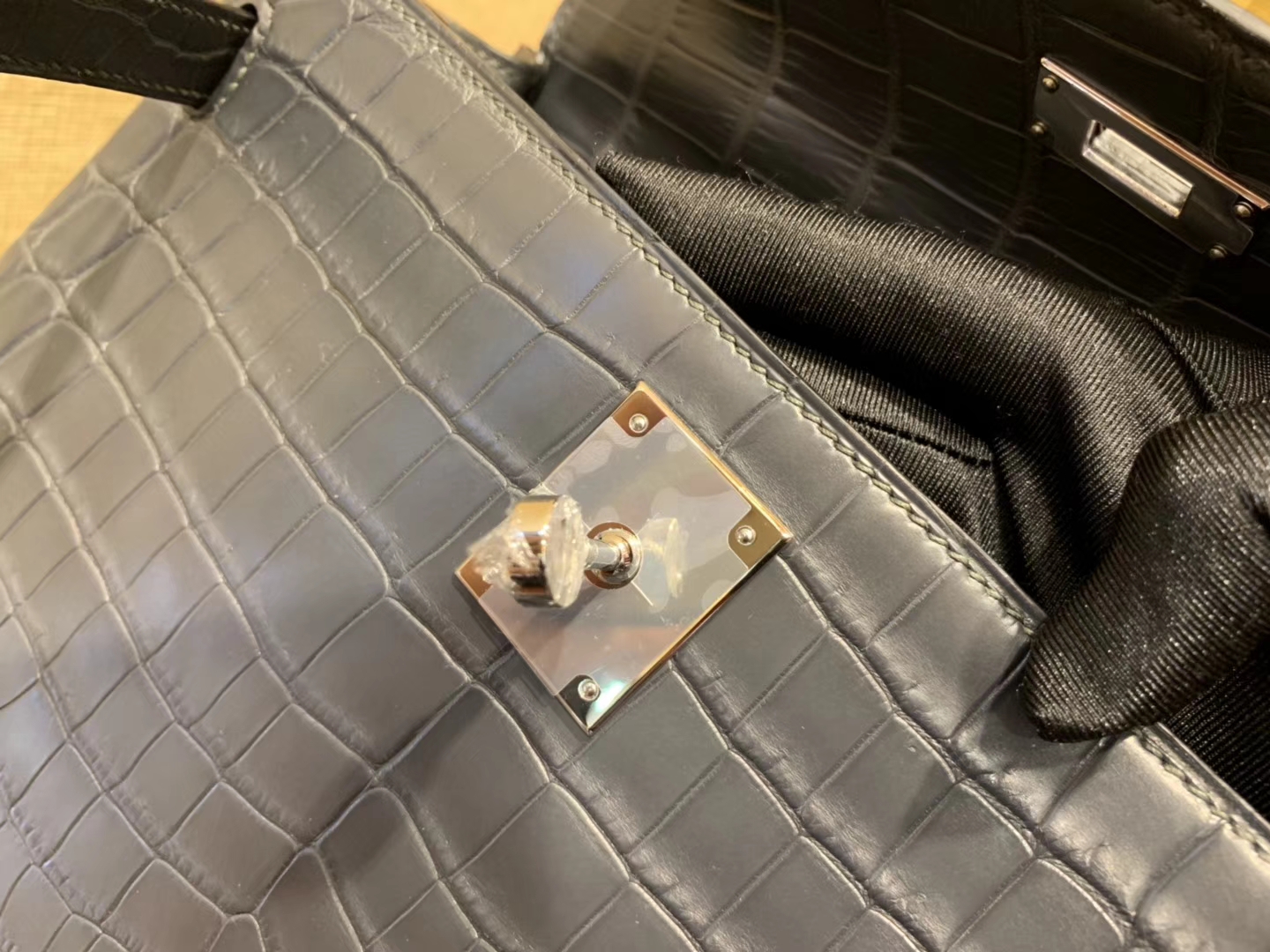 Hermès（爱马仕）Kelly 28cm 锡器灰 尼罗鳄鱼皮 顶级蜡线全手工
