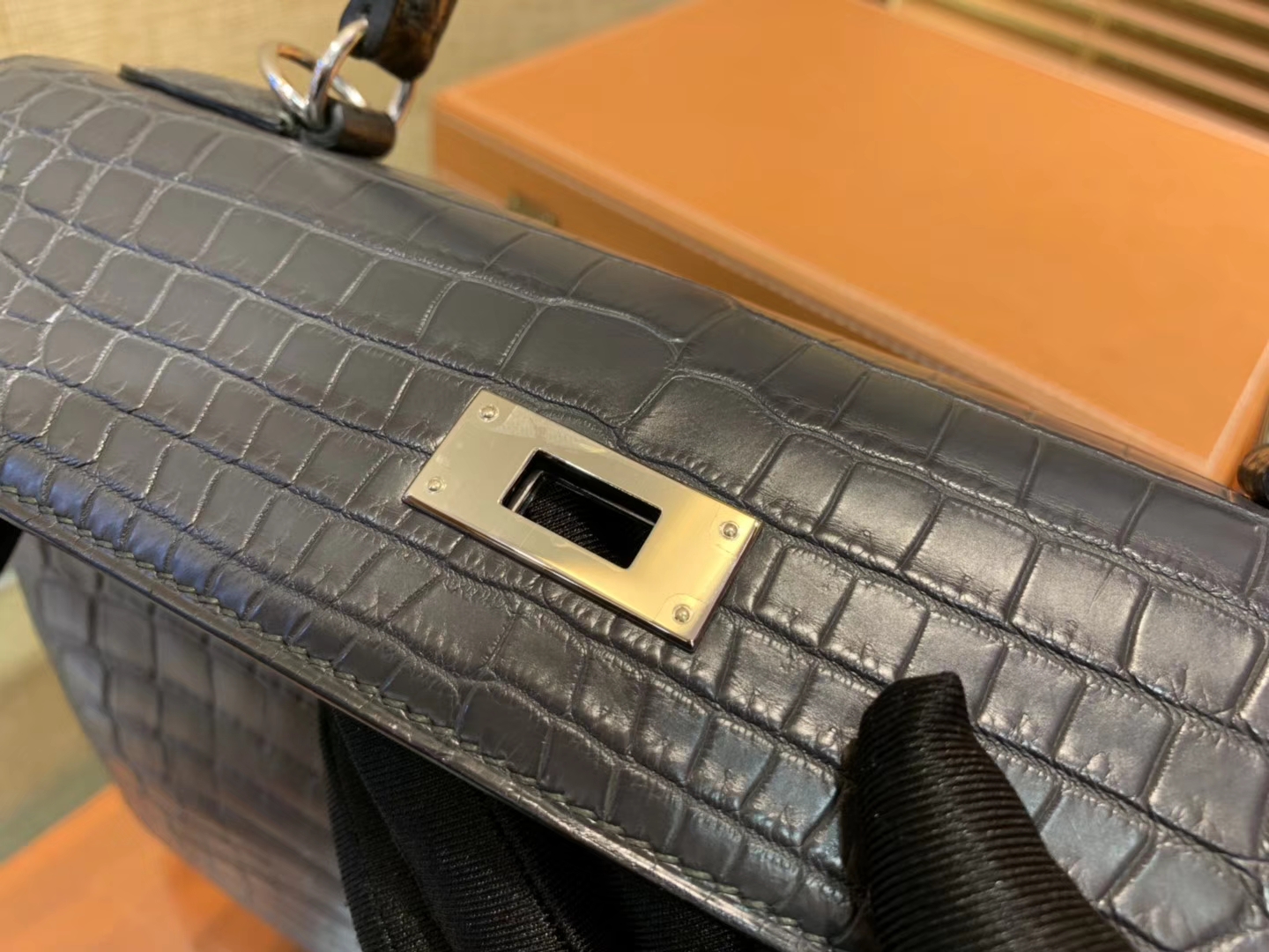 Hermès（爱马仕）Kelly 28cm 锡器灰 尼罗鳄鱼皮 顶级蜡线全手工