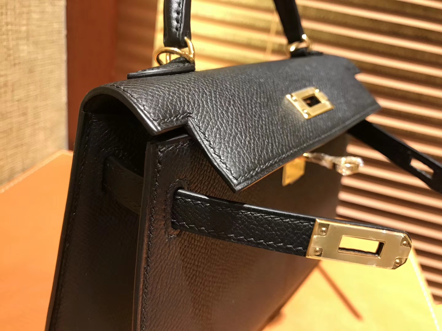 Hermès（爱马仕）Mini Kelly迷你凯莉 黑色 德国掌纹牛皮 全手工缝制 臻品级别 金扣 19cm